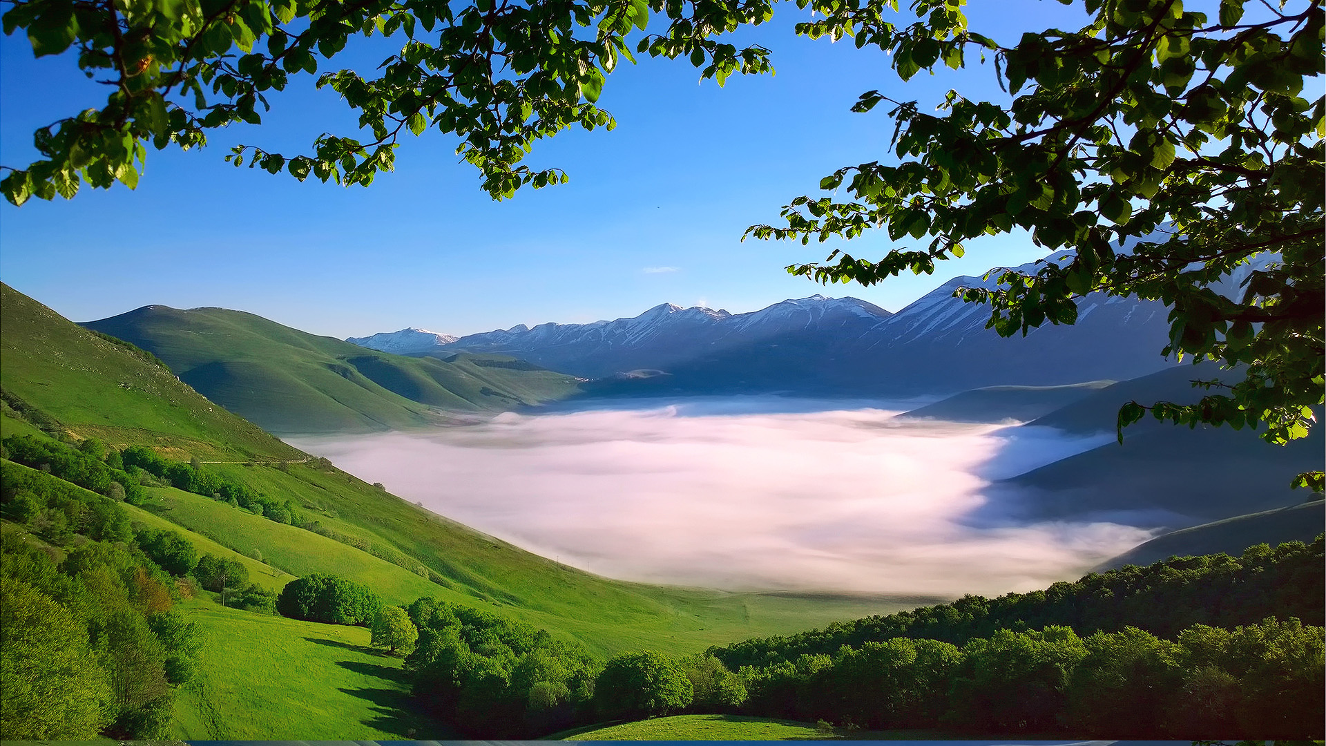 亚平宁山脉美景，免费下载意大利风光桌面壁纸