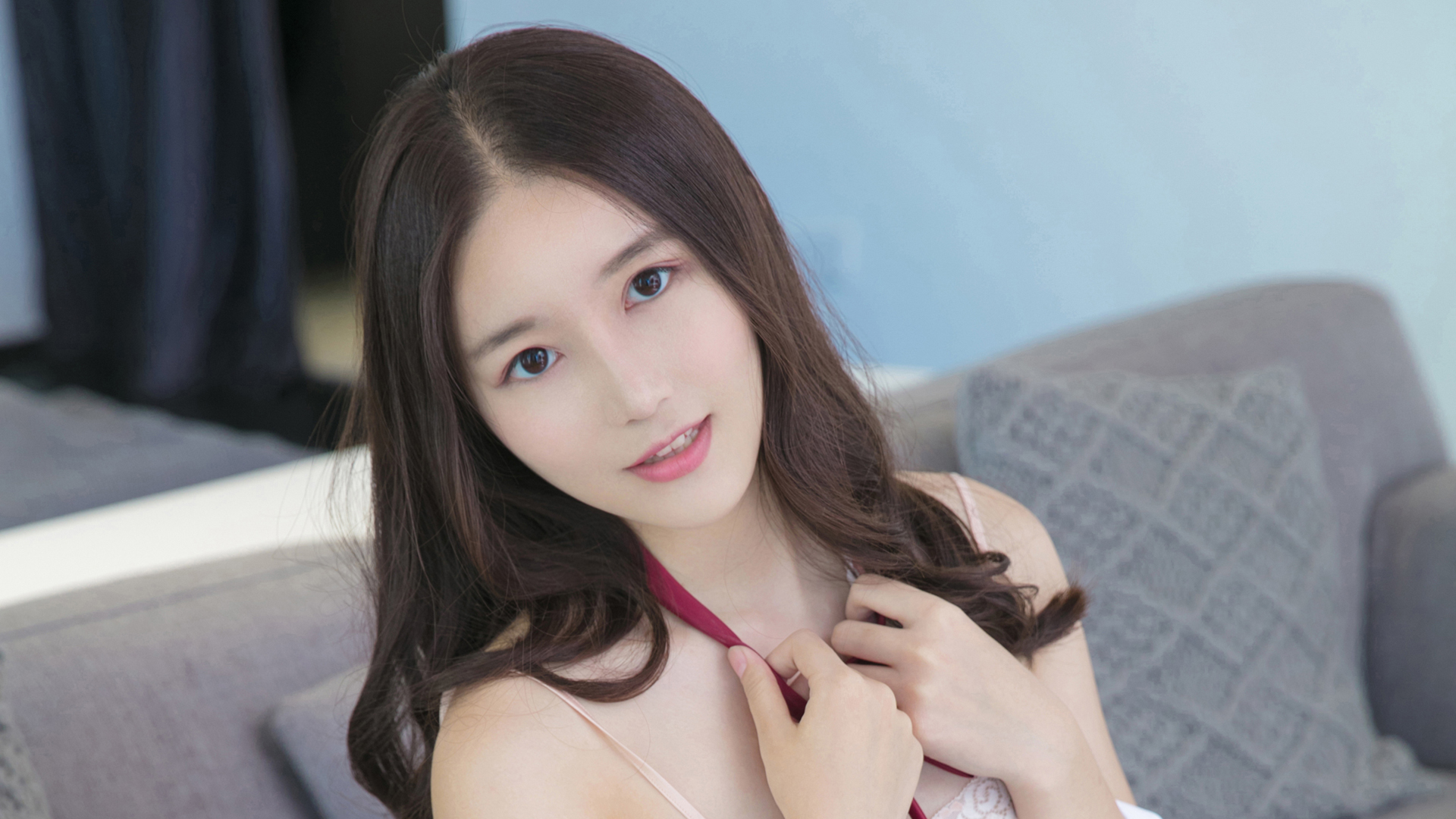 魏扭扭精选美女壁纸，免费电脑高清下载