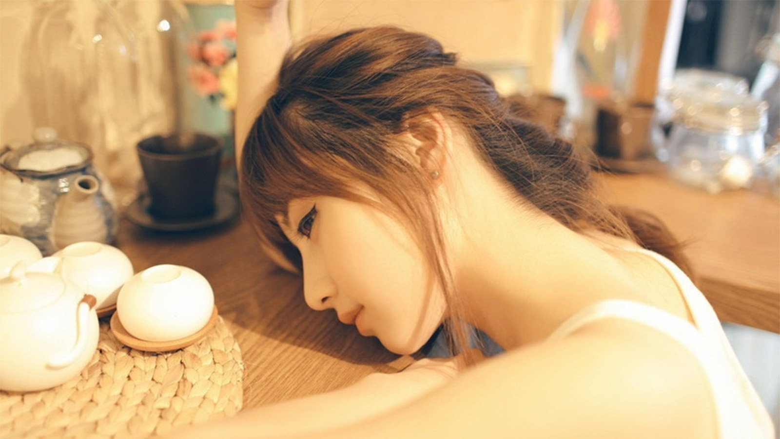 清纯美女生活照桌面壁纸