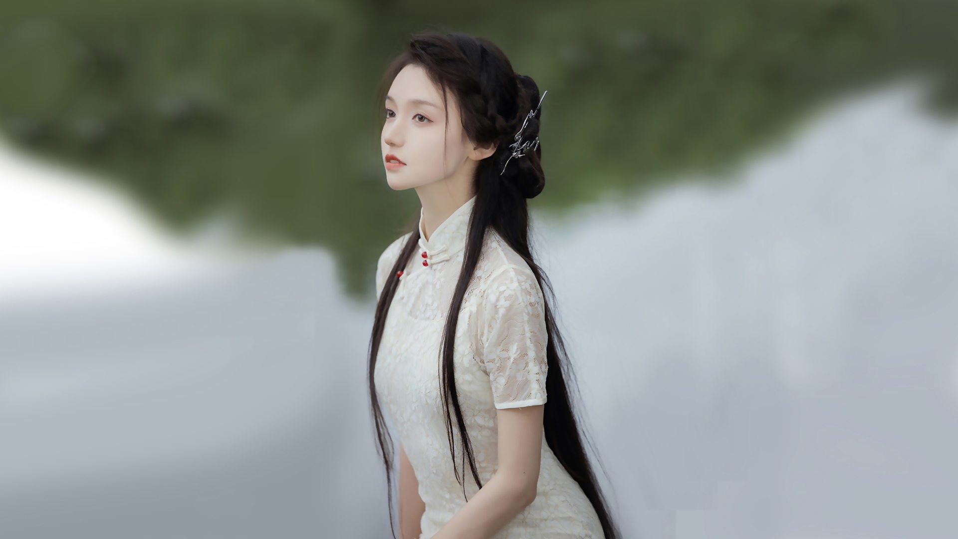 古风小清新美女，白色旗袍电脑壁纸，免费下载