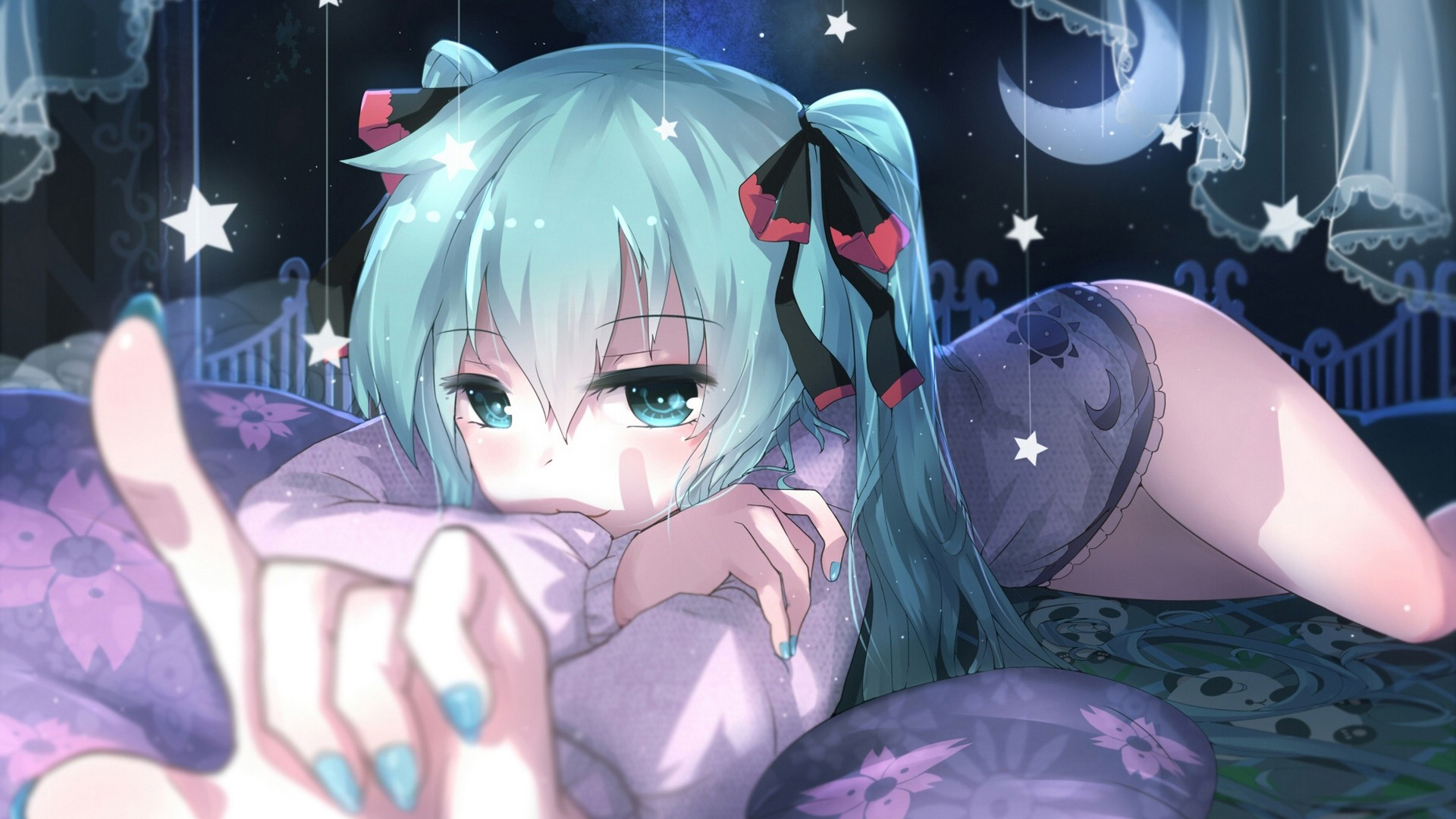 仙雅少女初音未来，微笑映月，星辉窗帘，动漫壁纸免费下载