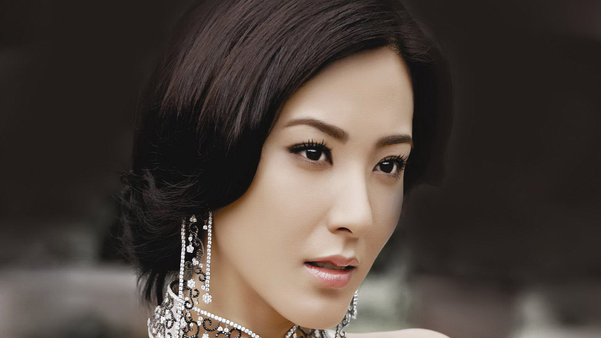高雅美女桌面壁纸精选，免费电脑壁纸下载