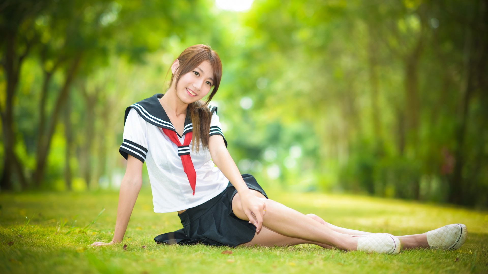 清新校花简欣汝，护眼清纯美女壁纸，免费电脑壁纸一键下载