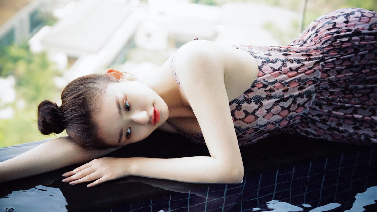 美人鱼林允高清壁纸，美女电脑背景图免费下载