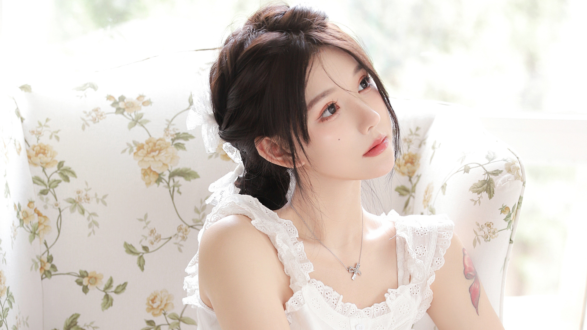 清新 居家 清纯美女 桌面壁纸