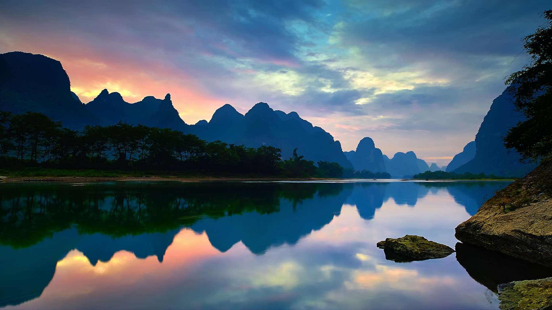 美丽的广西丽江山水风景桌面壁纸