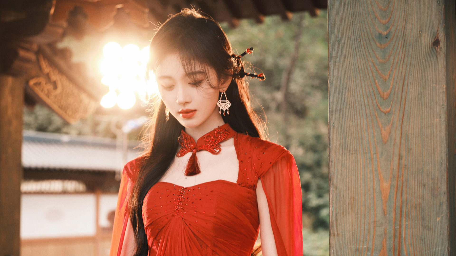 鞠婧祎红色裙装绝美瞬间，高清美女壁纸，免费电脑壁纸下载