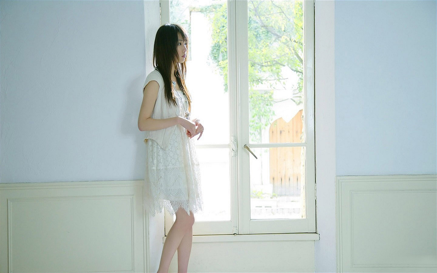 家居美女壁纸