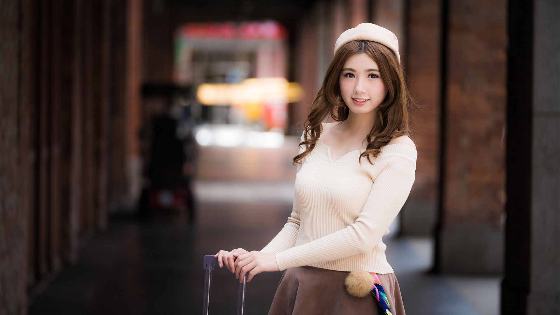 清纯文艺美女壁纸，长发毛衣美女免费电脑壁纸下载