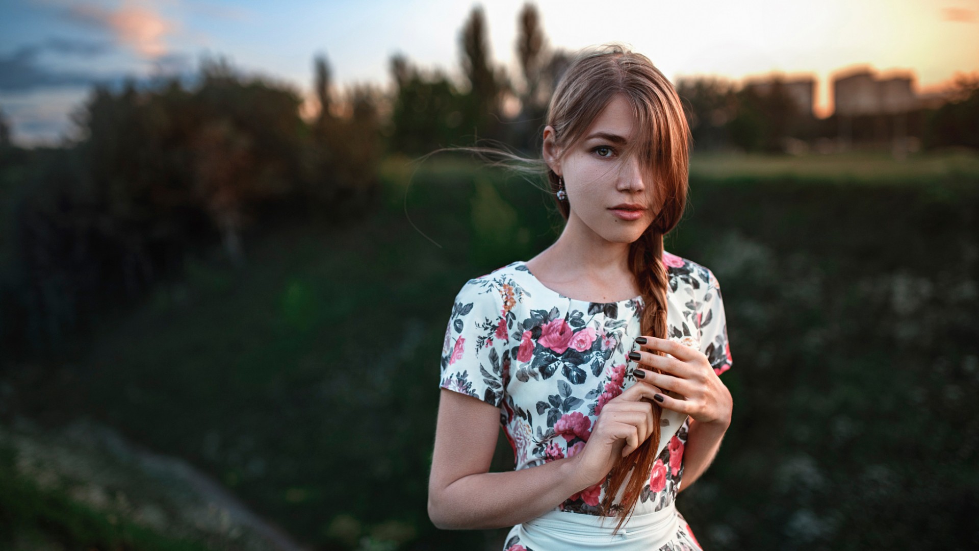 俄罗斯风情，美女，玛丽，美丽的辫子，可爱的你，美女桌面壁纸