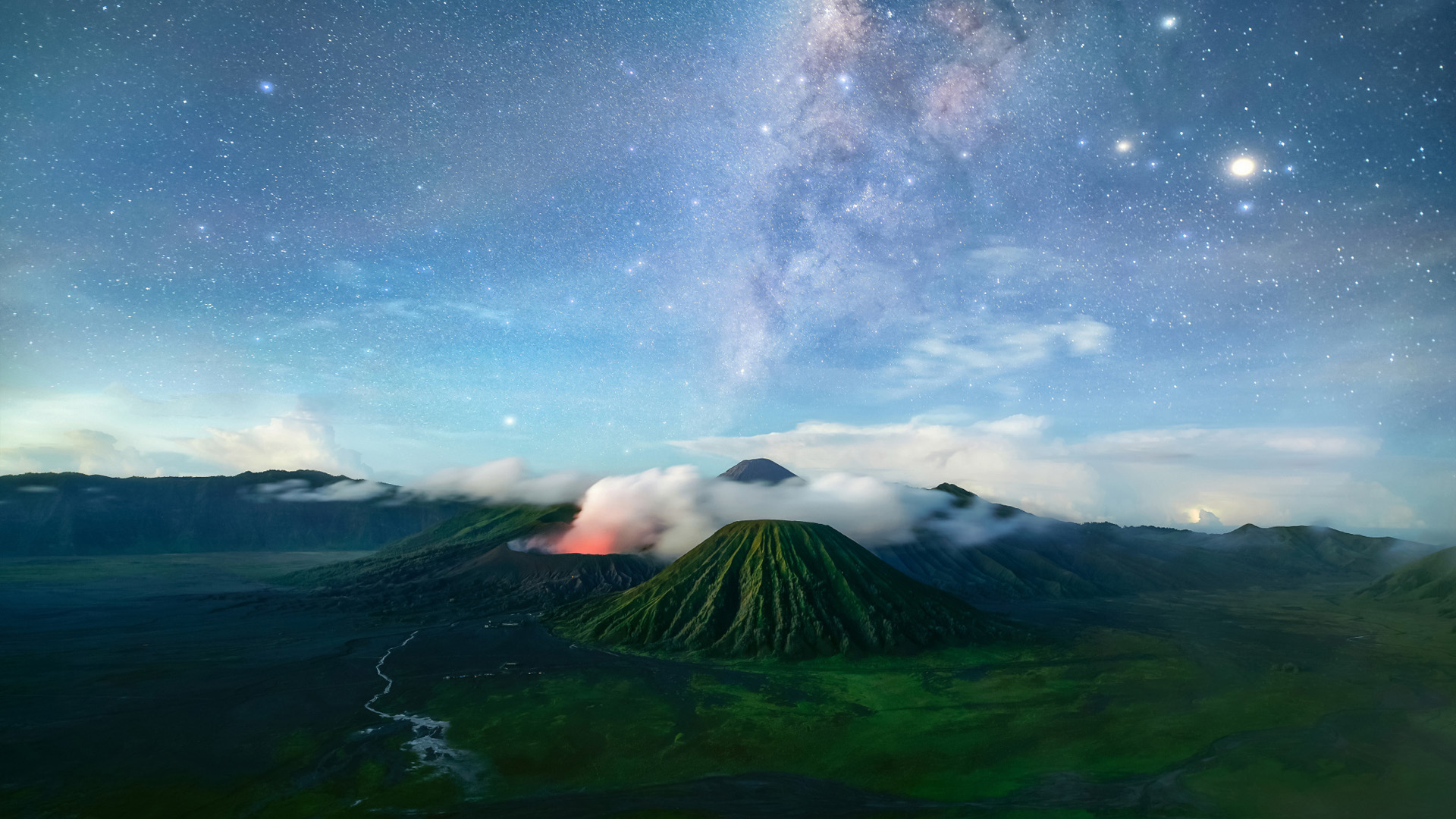 晚上星空与火山奇景，绝美电脑壁纸免费下载