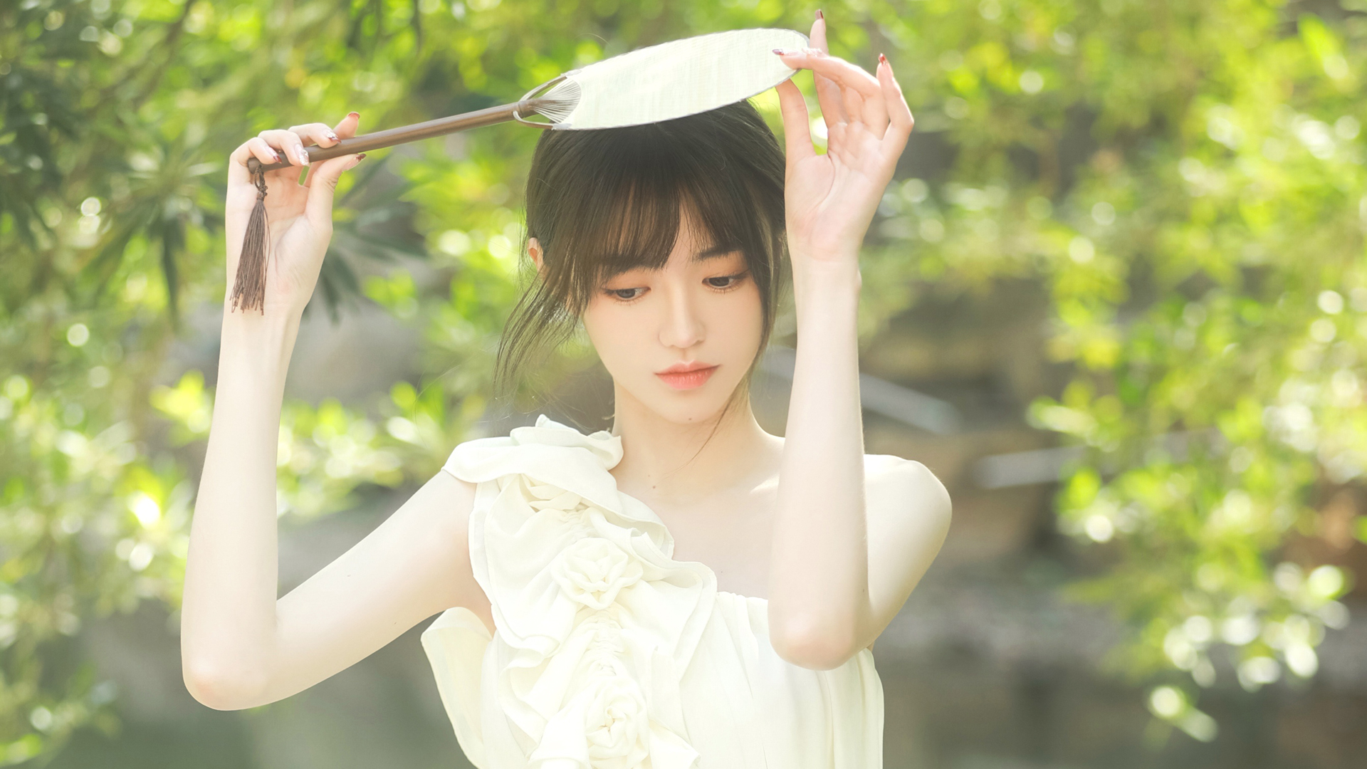 森系清纯美女壁纸，唯美高清免费下载，装点你的电脑桌面