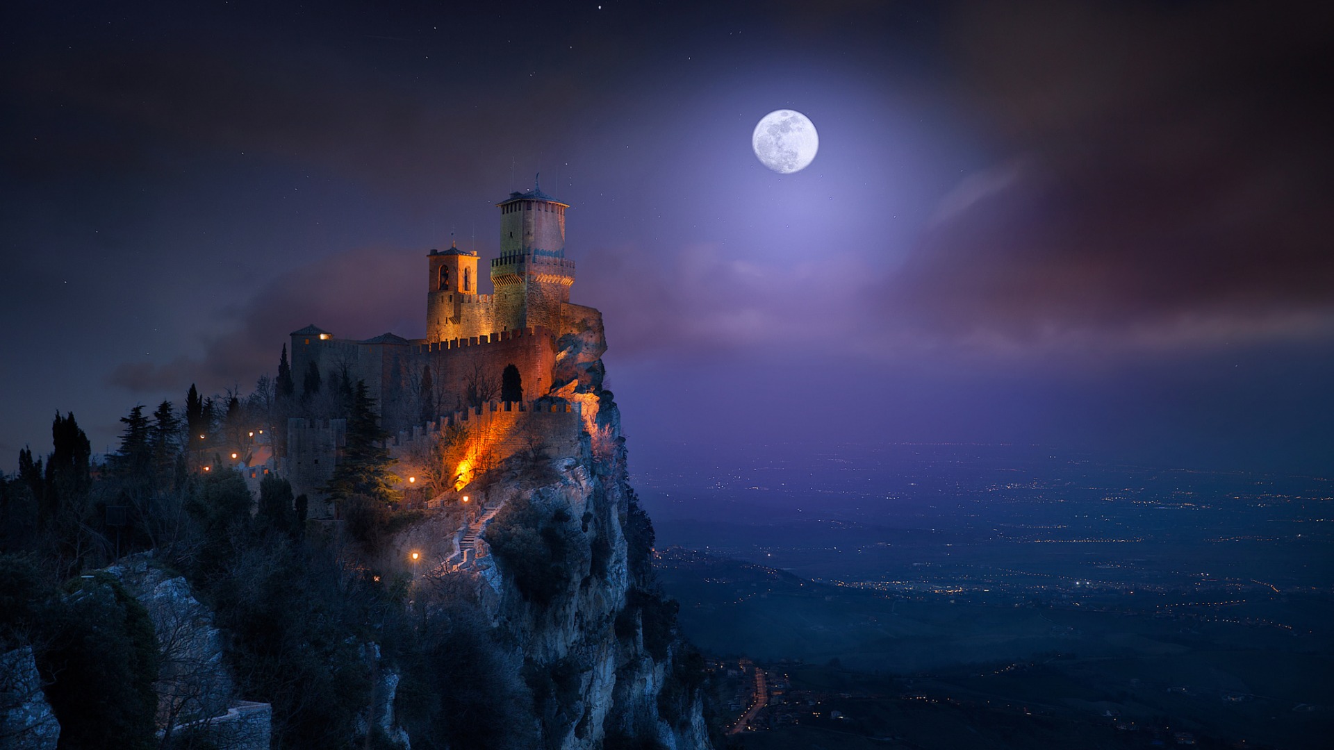 圣马力诺夜景，蒂塔诺山绝美风光，免费高清电脑壁纸下载