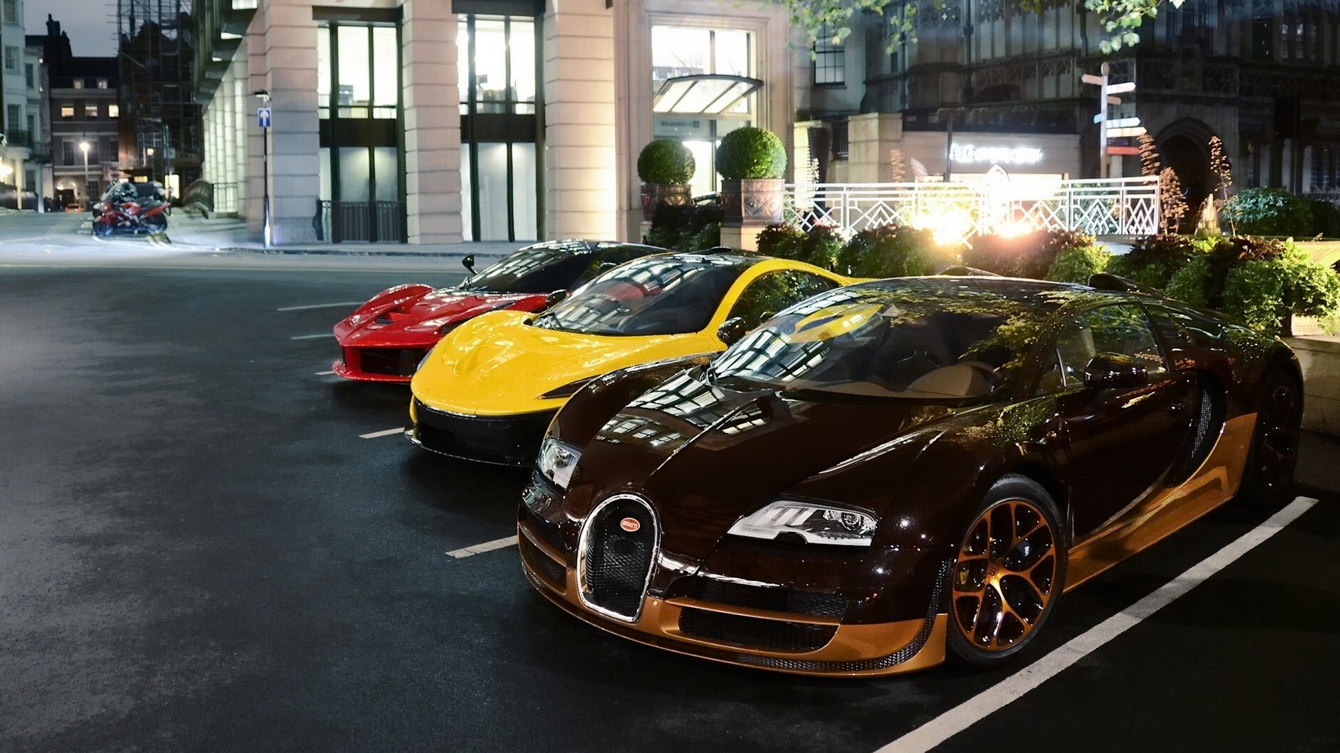 超级跑车桌面壁纸，迈凯伦P1、法拉利Laferrari、F150免费下载