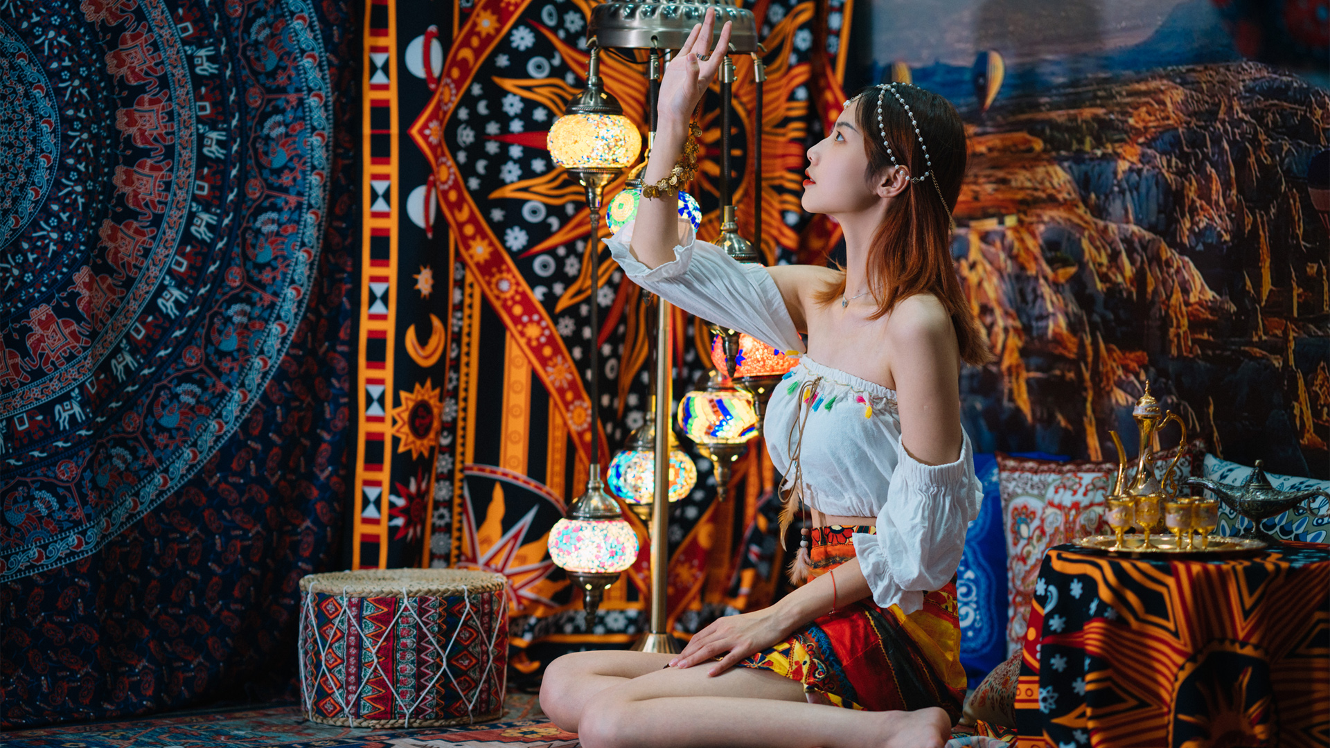 异域风情美女壁纸，精选养眼高清图片，免费下载电脑桌面背景