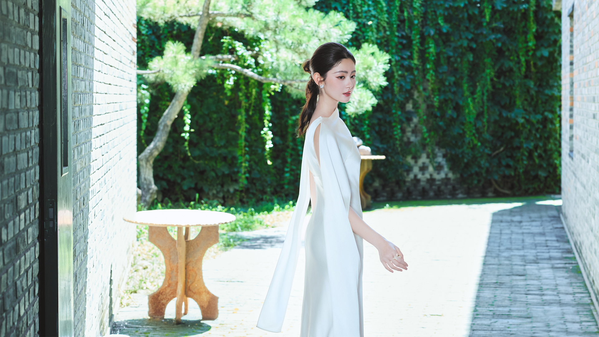 赵晴美女壁纸，免费电脑壁纸下载