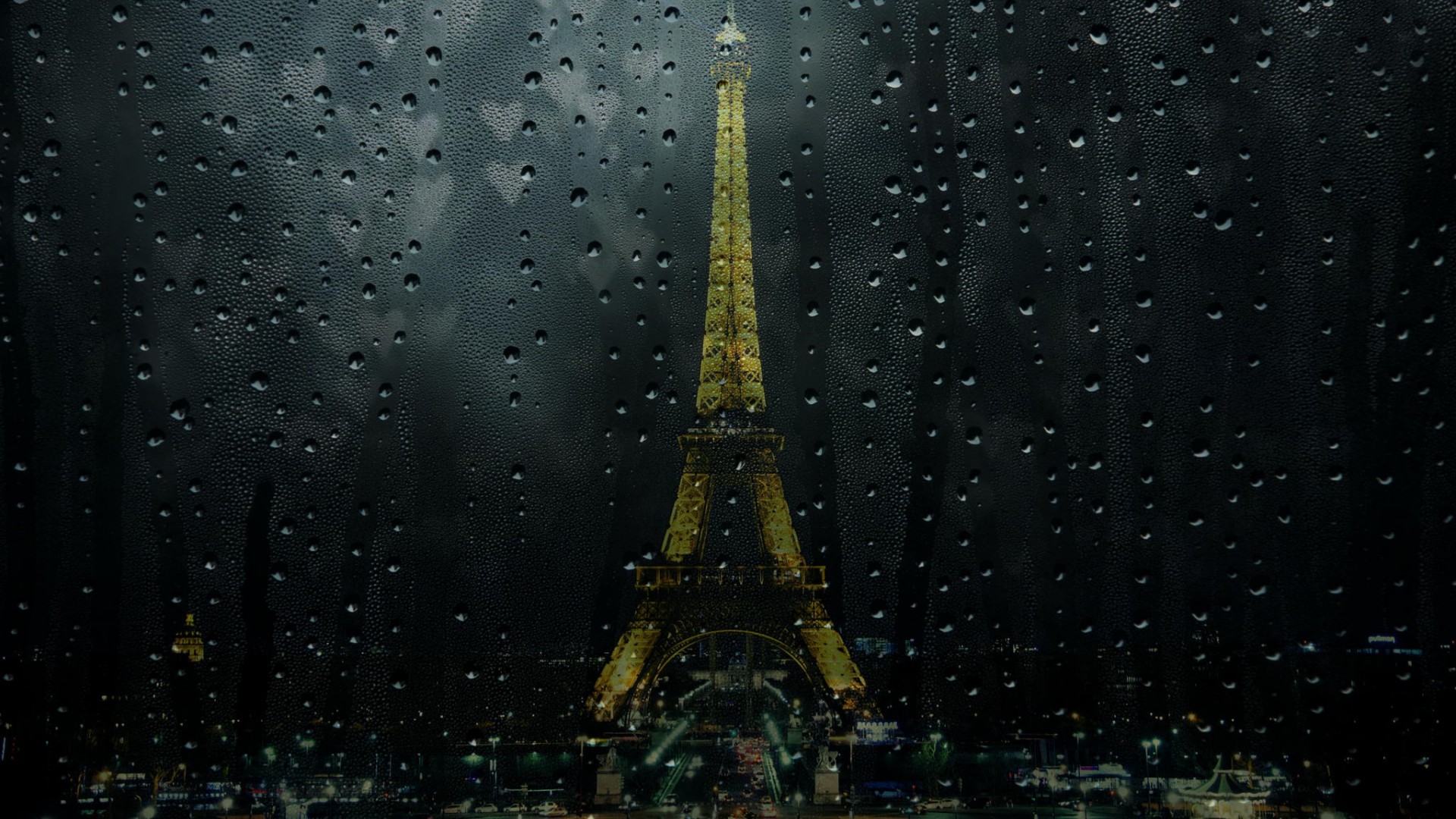 磨砂玻璃映雨埃，巴黎铁塔隐雾霭，唯美免费壁纸下载