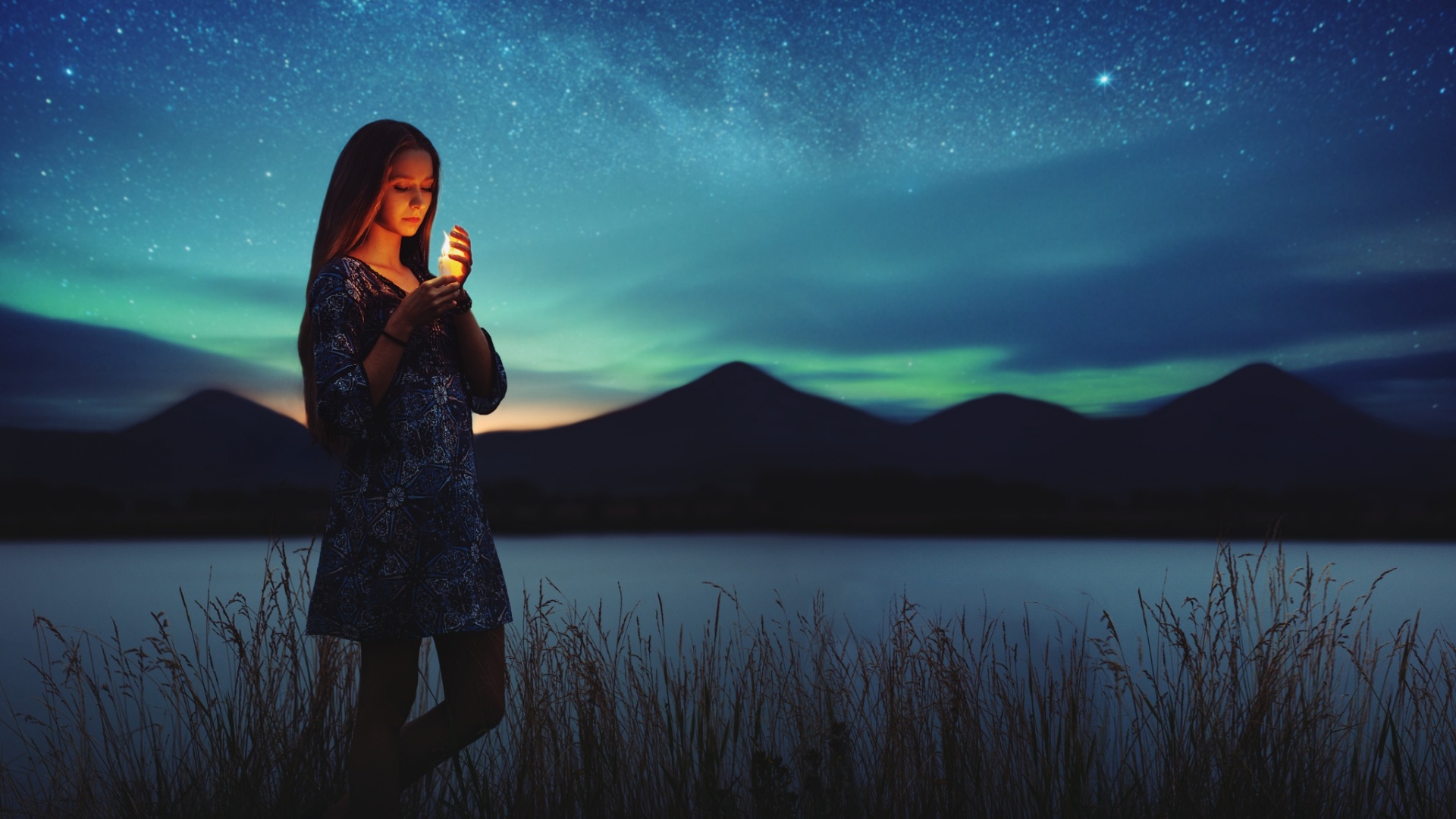 唯美星空壁纸，北极光映夜，银河洒湖，女孩与灯烛共舞