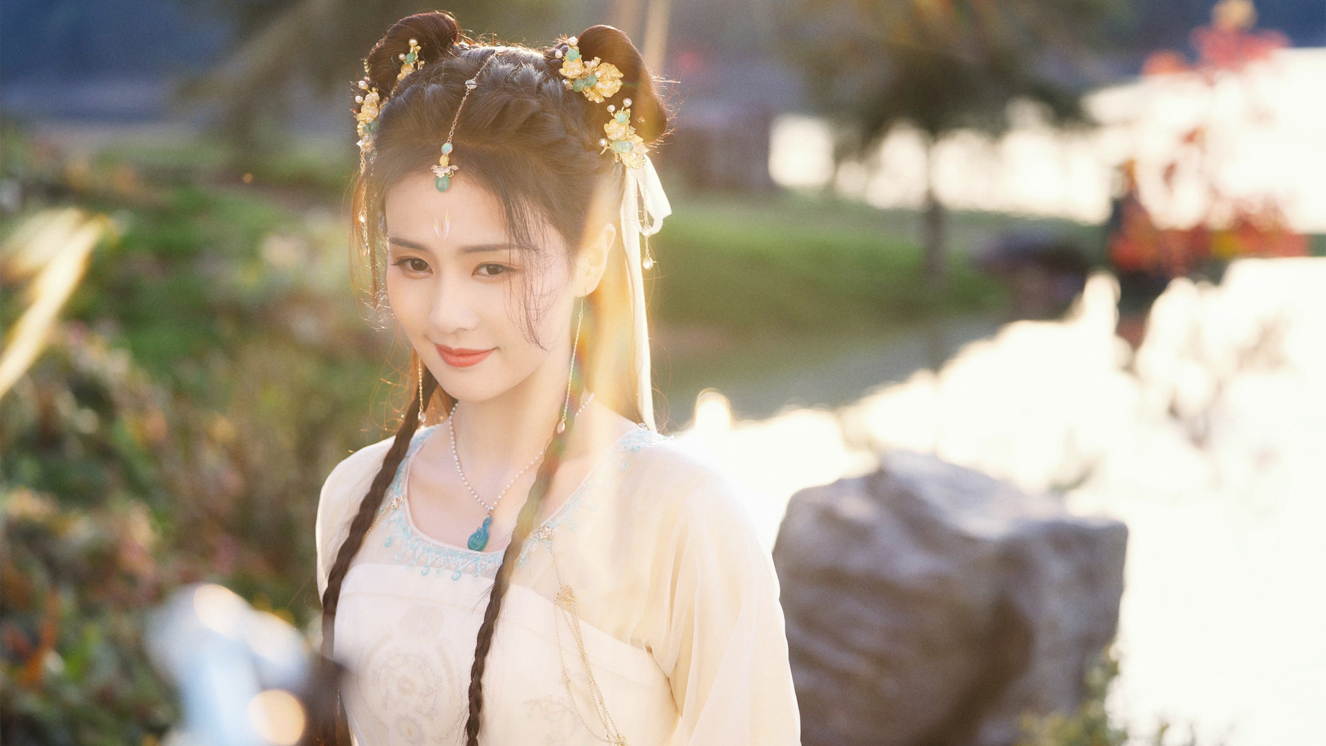 电视剧《长月烬明》高清壁纸，白鹿主演电脑桌面背景免费下载