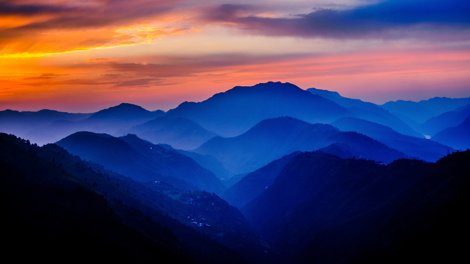 喜马偕尔邦绝美山景，免费自然风景桌面壁纸，一键下载装点你的电脑屏幕
