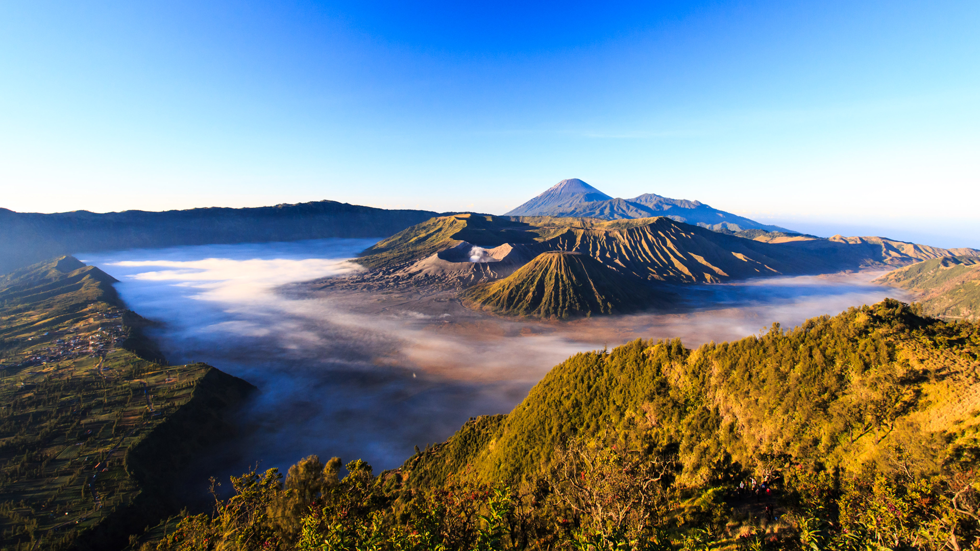 婆罗摩火山绝美风光，免费高清桌面壁纸下载