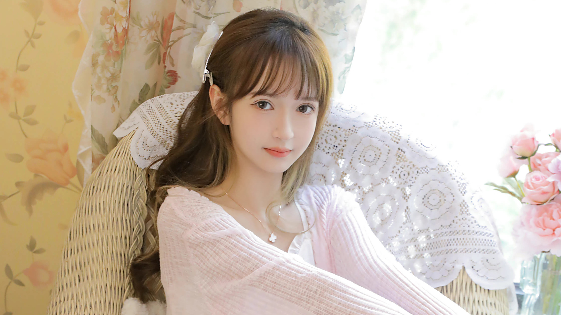 清纯公主美女桌面壁纸，免费下载，打造可爱居家氛围！