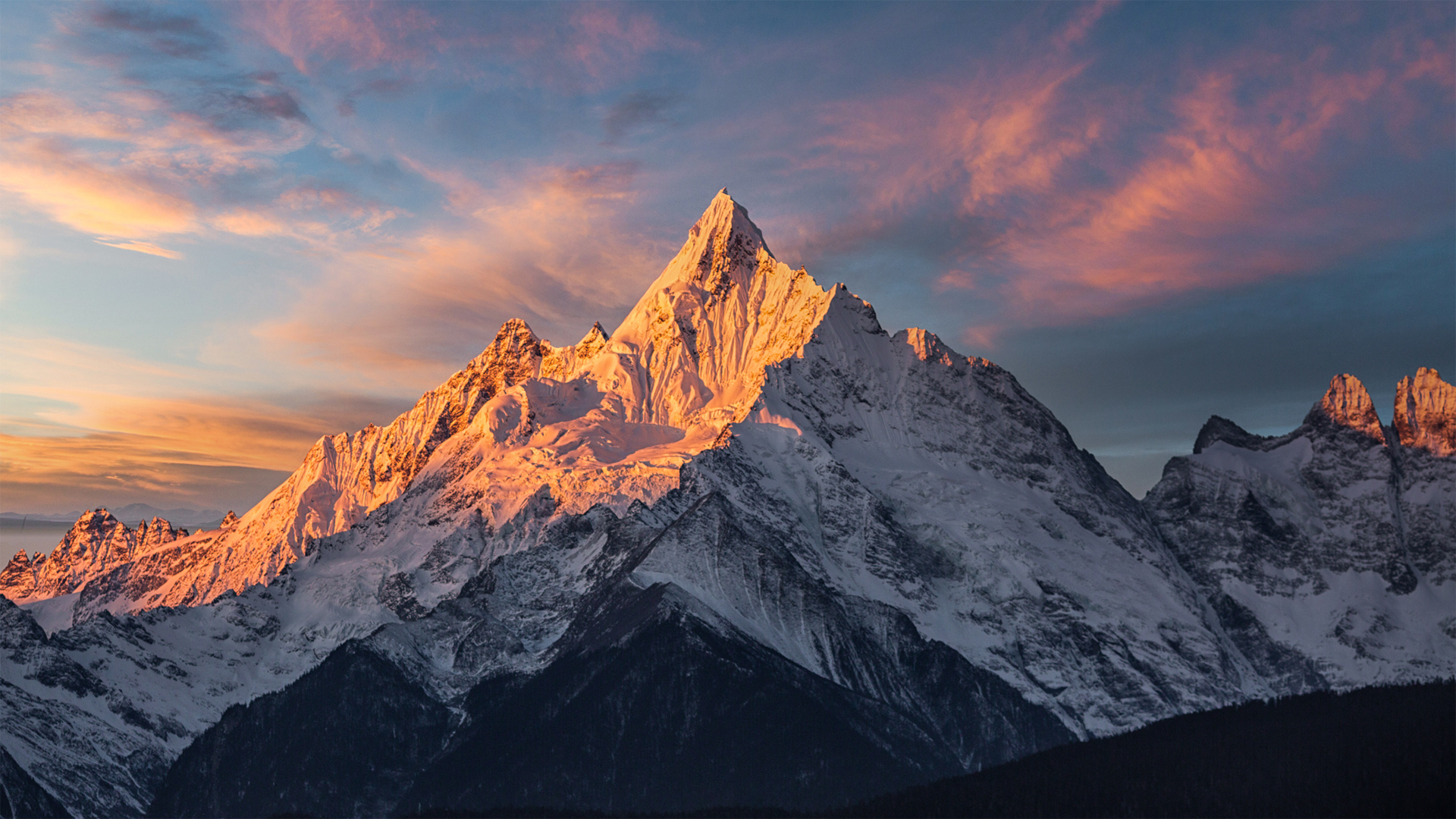 日照金山美景，高清日落壁纸，免费电脑桌面背景下载
