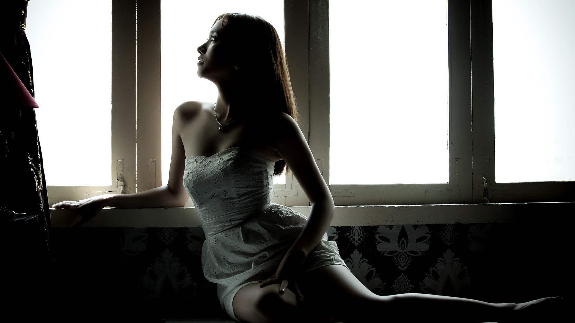 黑白美女壁纸，免费高清电脑壁纸下载专区