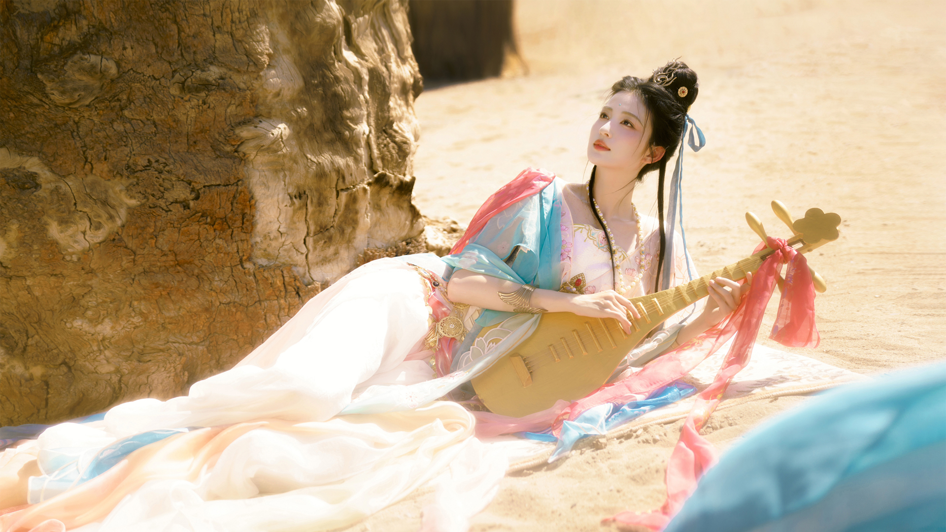 王楚然敦煌神女琵琶美女高清壁纸，免费电脑壁纸下载