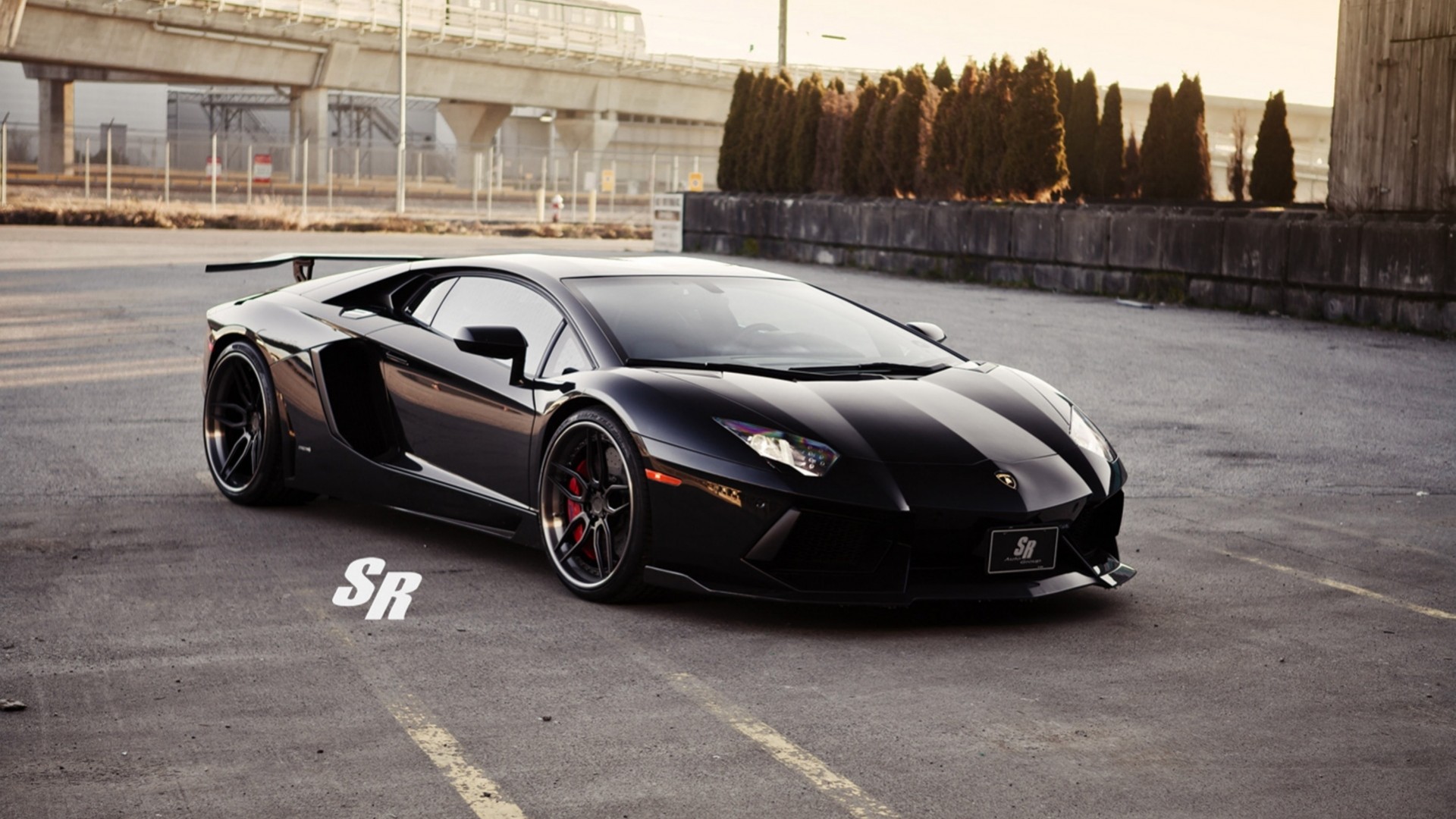兰博基尼Aventador Sr调谐版，炫酷黑色桌面壁纸，免费下载，尽享汽车之美！
