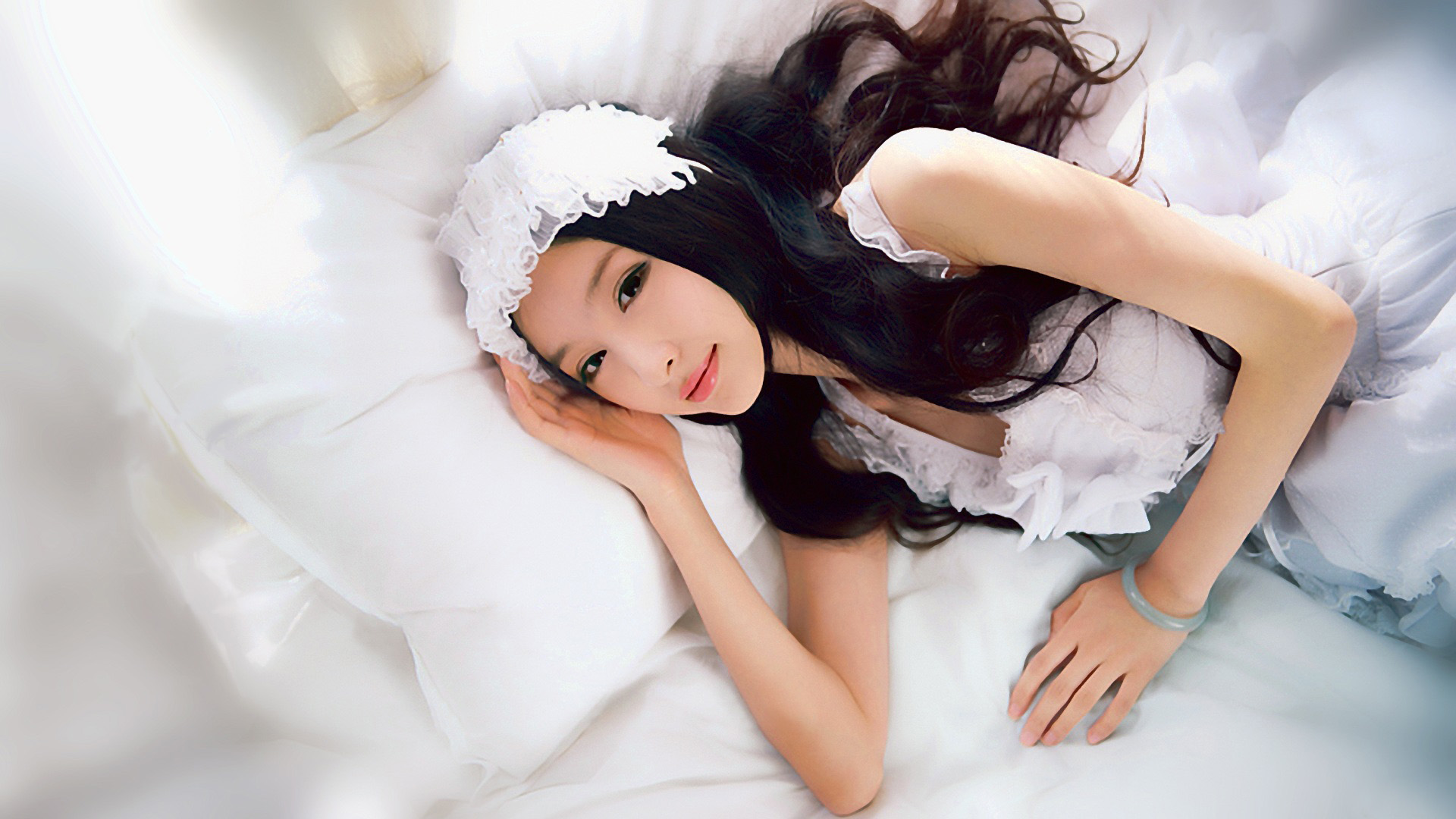 林柯彤精选美女壁纸，免费高清下载，装点你的电脑桌面