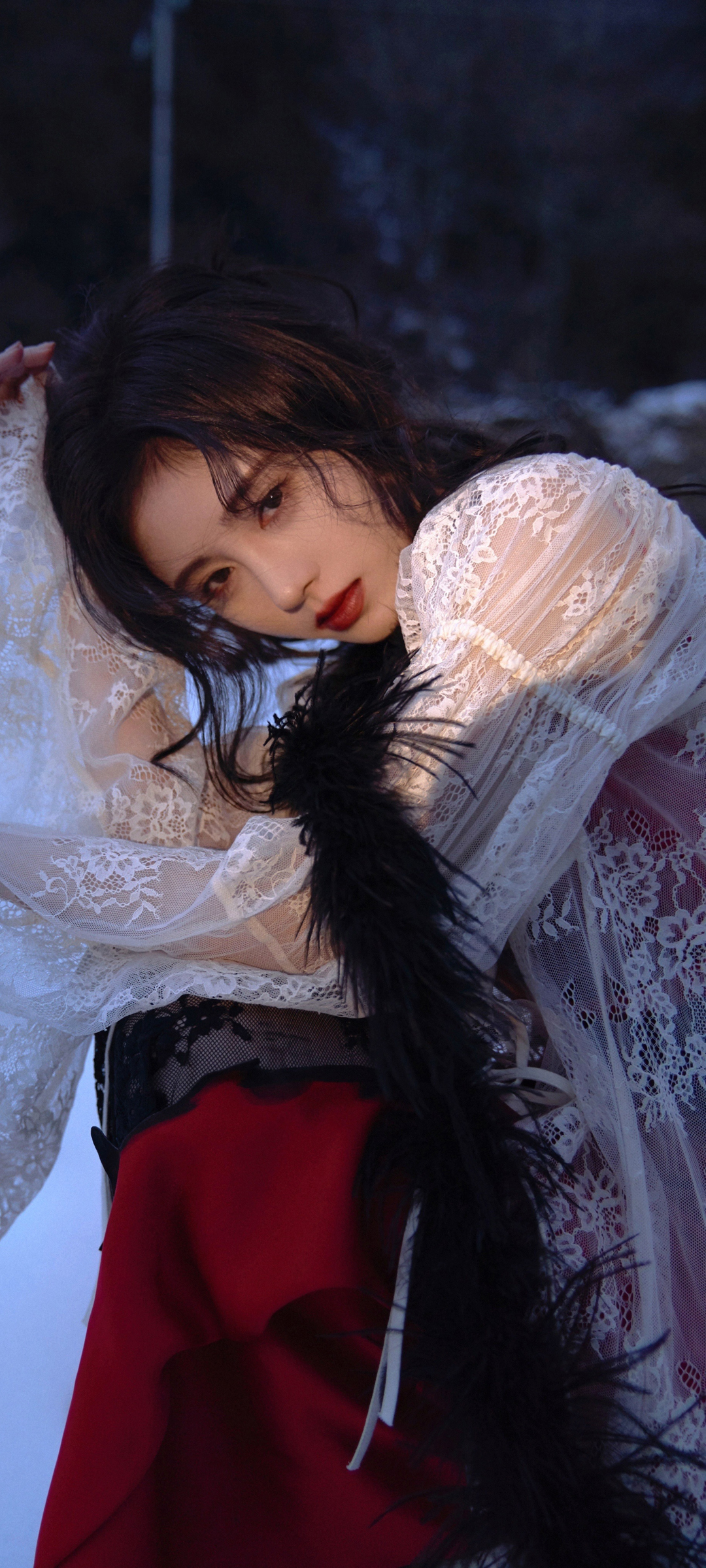 鞠婧祎雪中美照，高清全屏手机壁纸，免费下载畅享美女风采