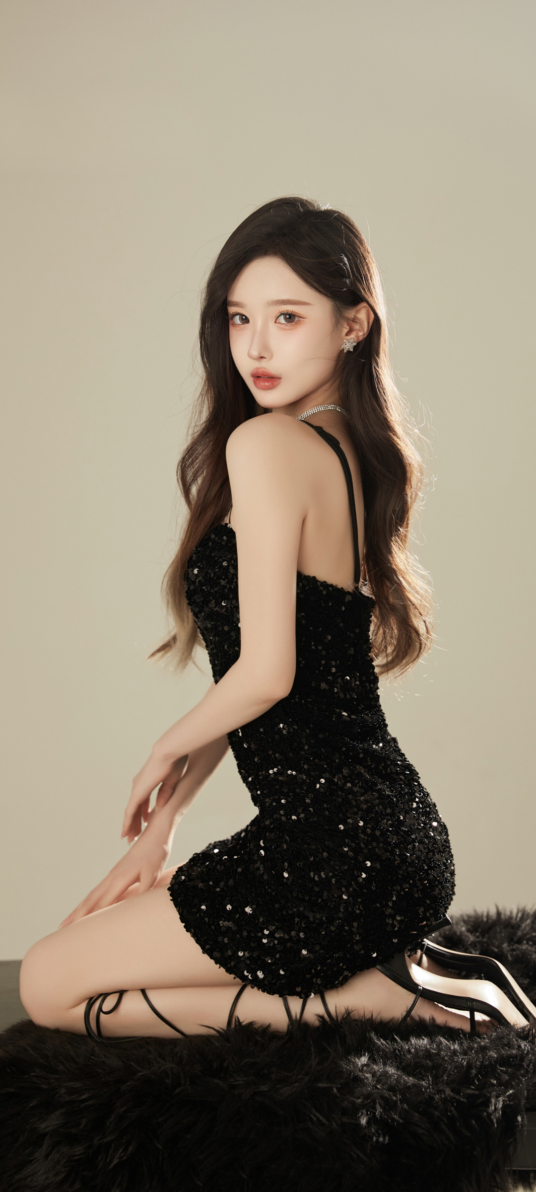长发美女惊艳壁纸，免费下载，装点你的手机背景