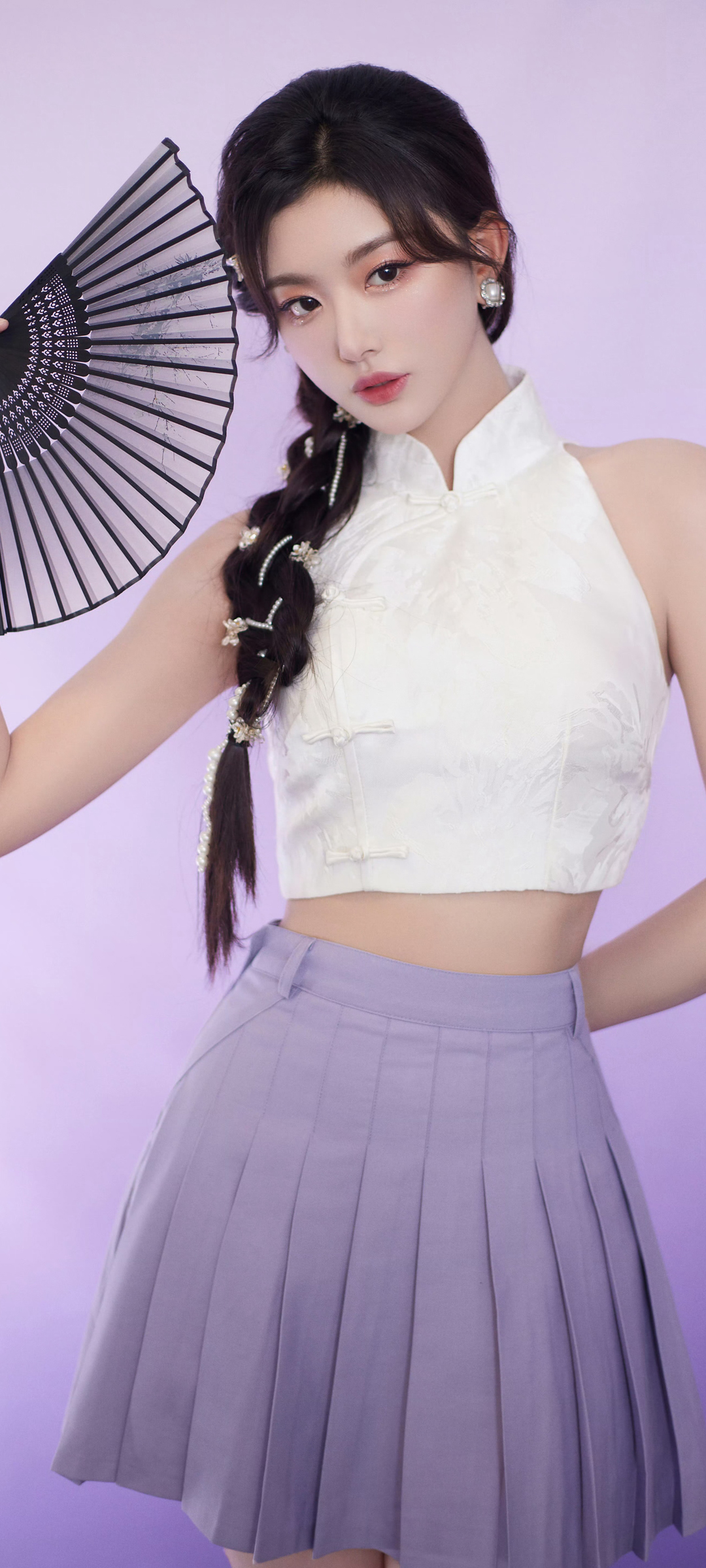 优雅扇子舞，白色旗袍美女，精选手机壁纸免费下载