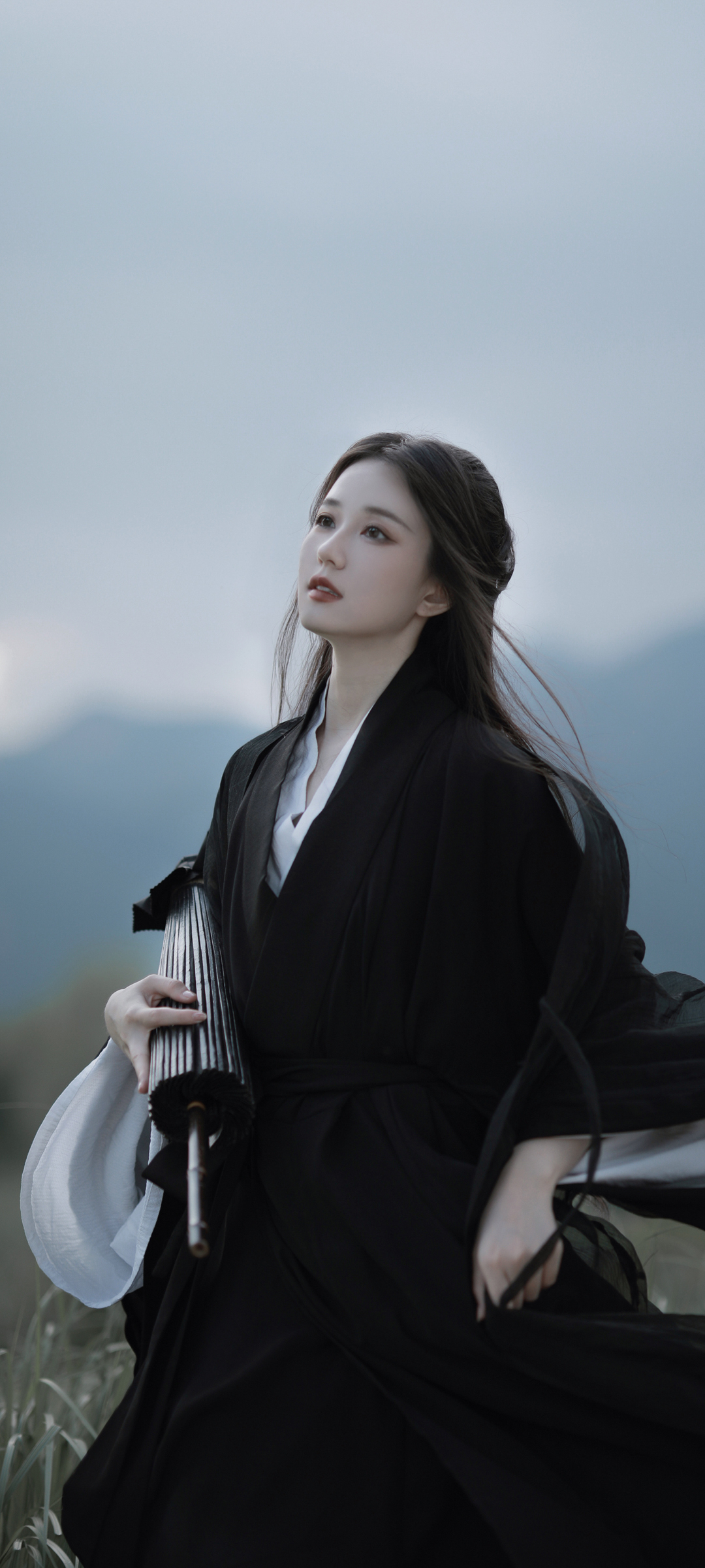 黑色居士服美女，高清手机壁纸免费下载，美女专属精选