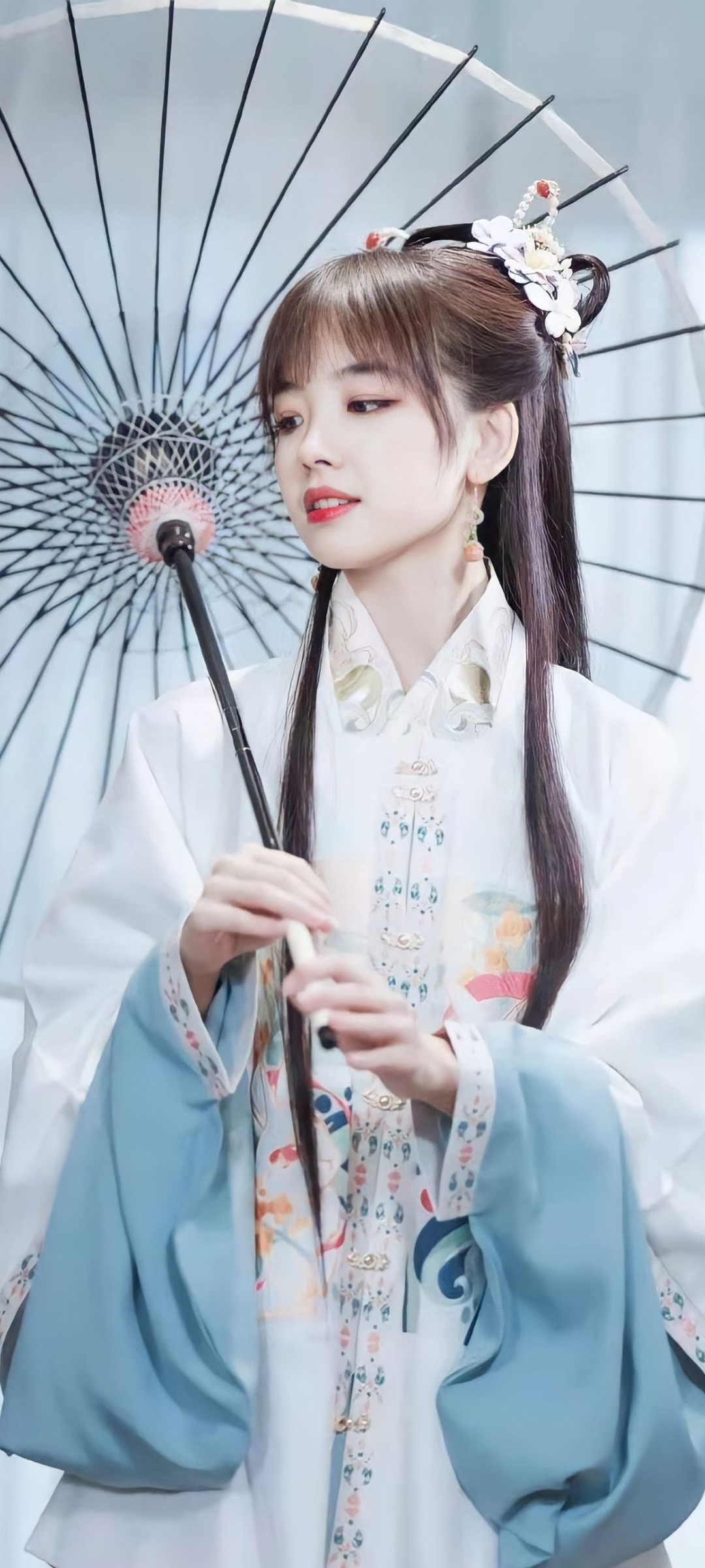 王冰冰精选全面屏美女壁纸，免费下载，美化你的手机桌面