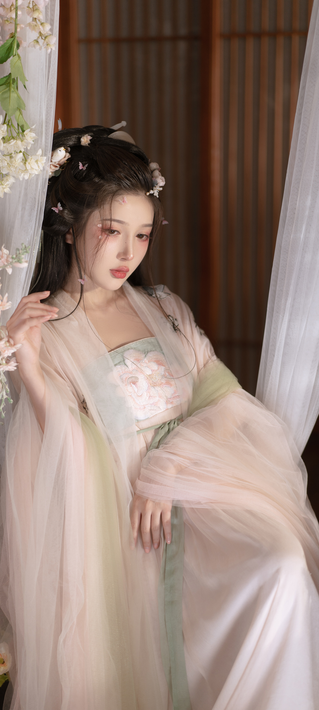 绝美汉服佳人手机壁纸，免费高清下载，畅享视觉盛宴