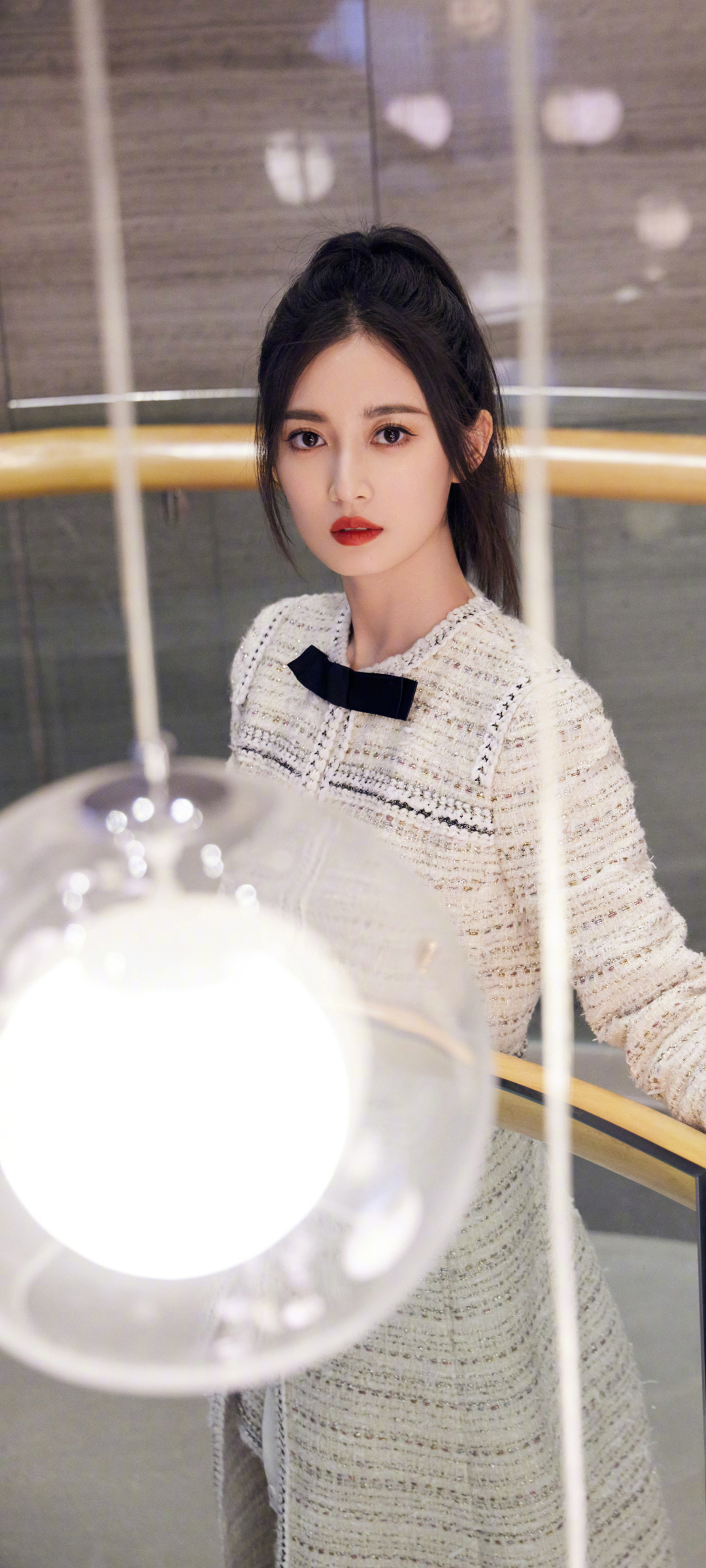 陈钰琪时尚穿搭，大衣外套裙子美女照，免费手机壁纸下载