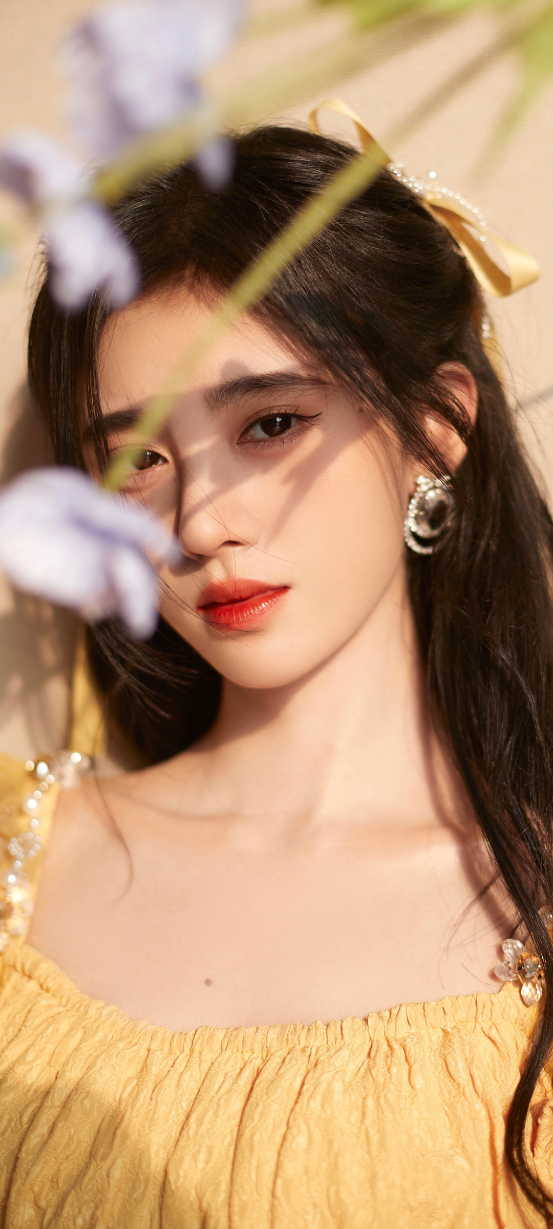 鞠婧祎绝美全面屏壁纸，高清美女图集，免费下载尽享！