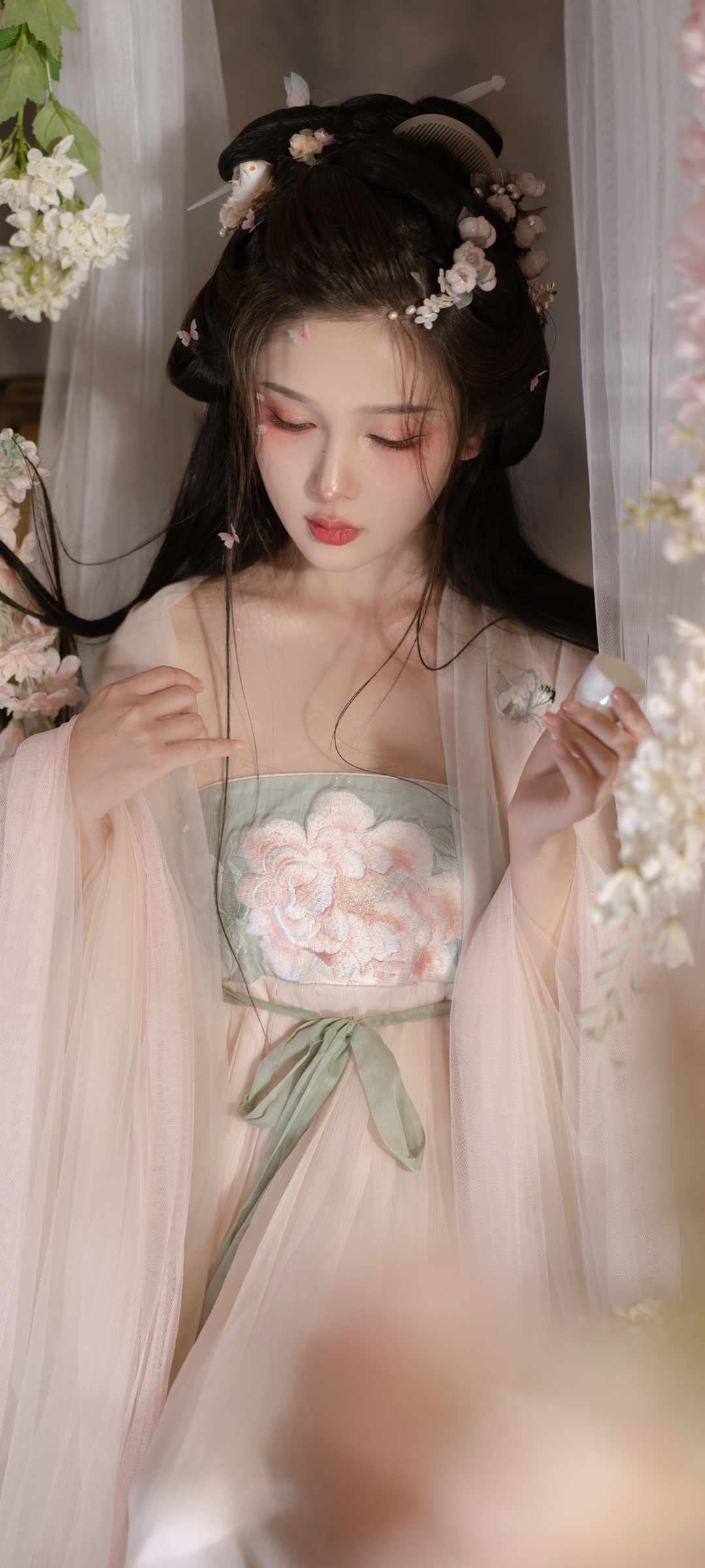古装丽人茶韵飘香，唯美高清手机壁纸免费下载