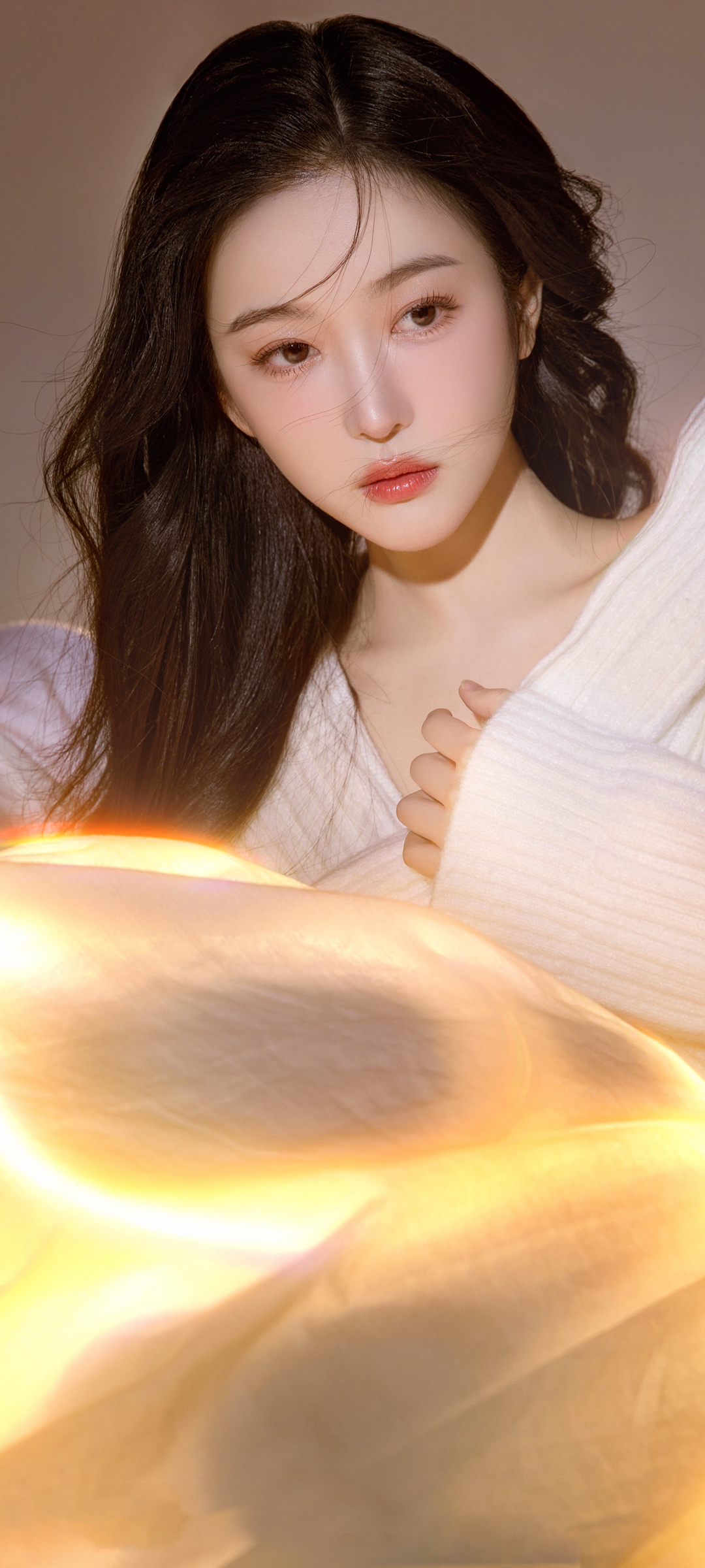 曹婉瑾精致美女全面屏手机壁纸，免费下载高清美女壁纸