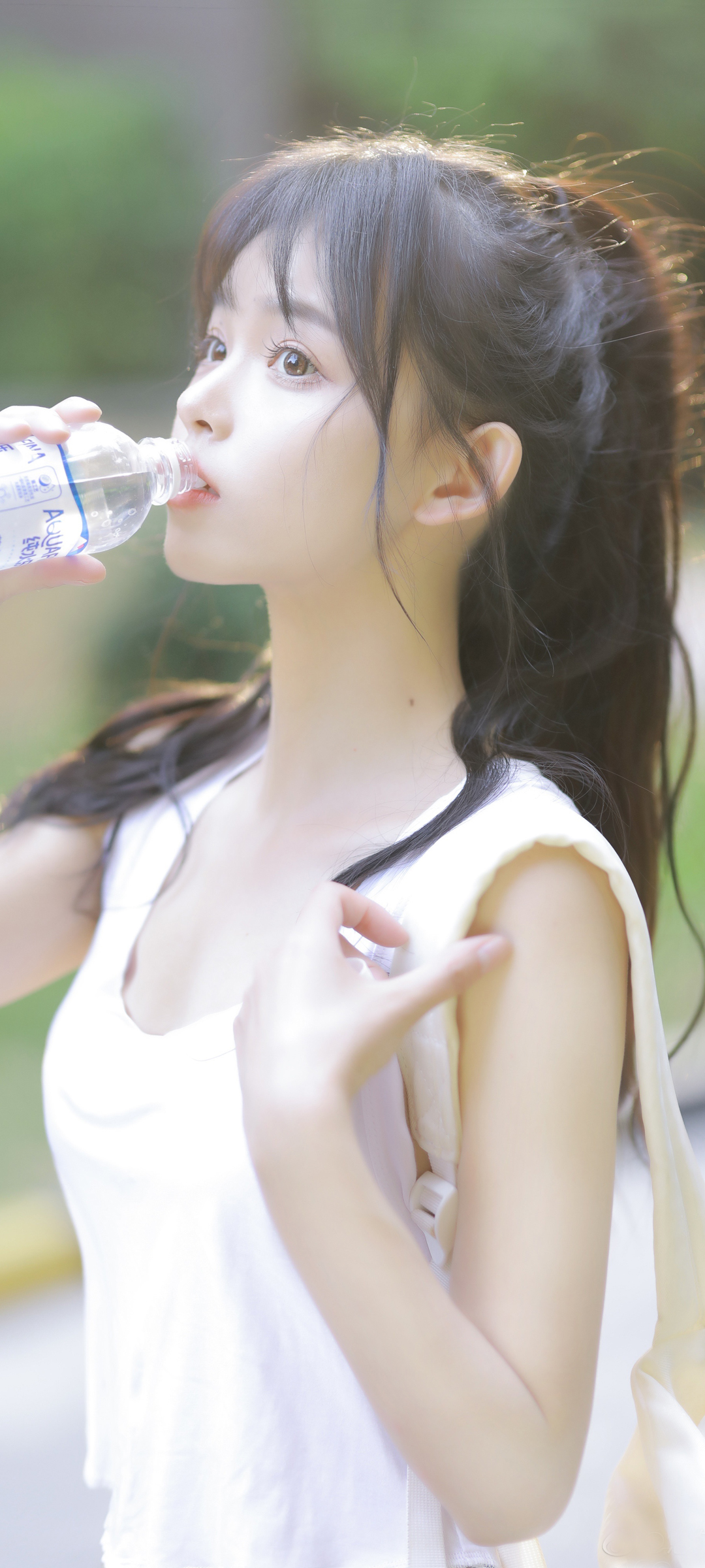 小清新美女壁纸，纯净白衣女孩，手机专属免费下载