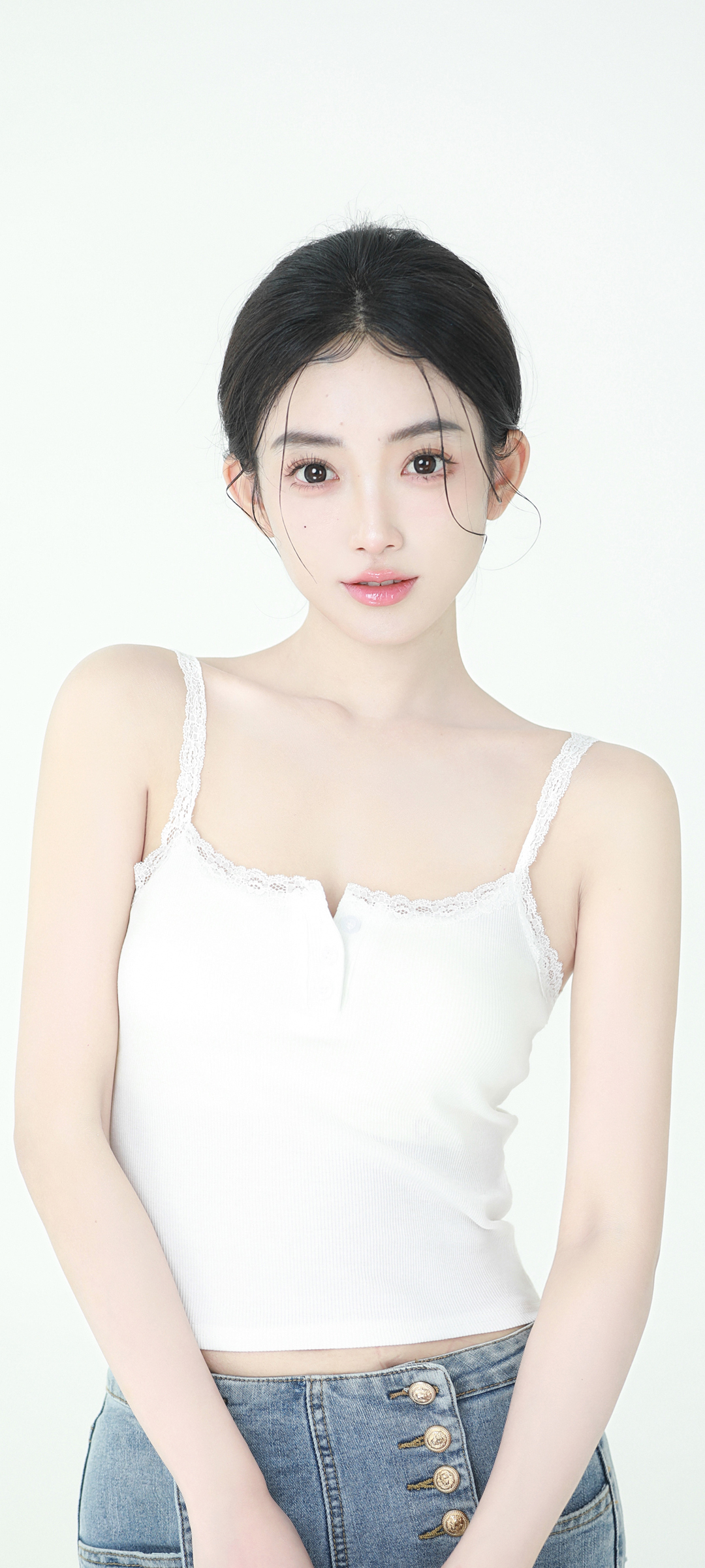 高清美白美女手机壁纸，免费下载尽享清新之选