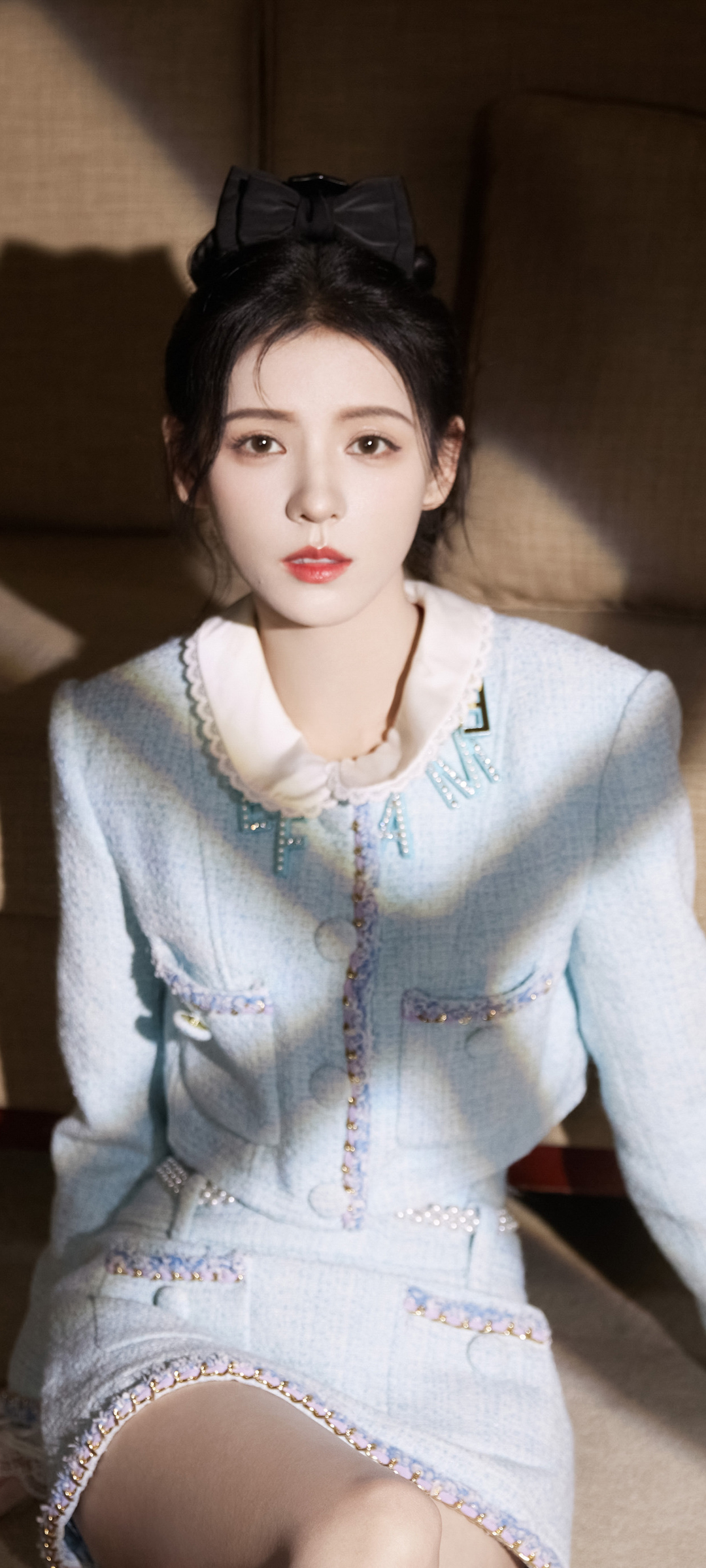 张予曦精选美女壁纸，免费高清下载，装点你的手机屏保