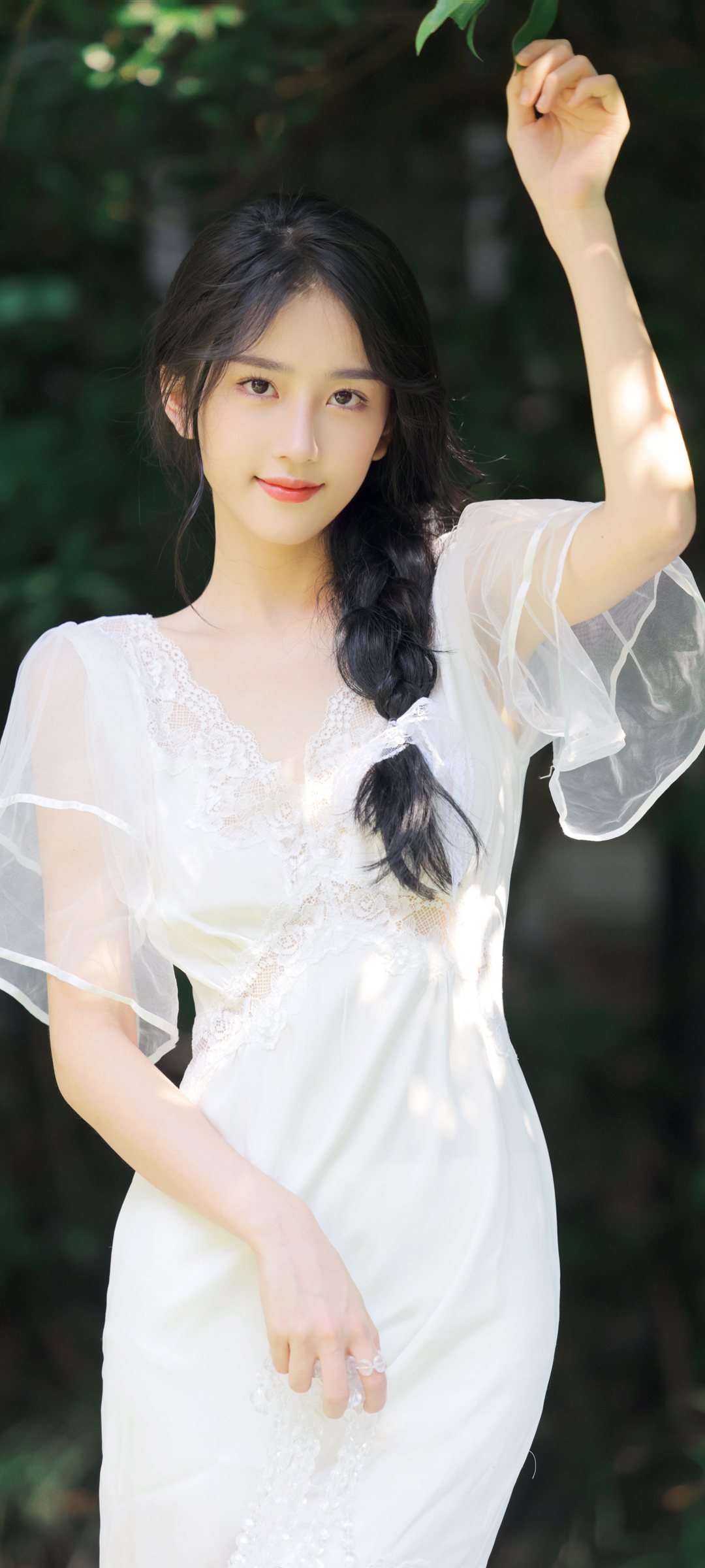 清新白裙美女壁纸，免费下载，美化你的手机屏保