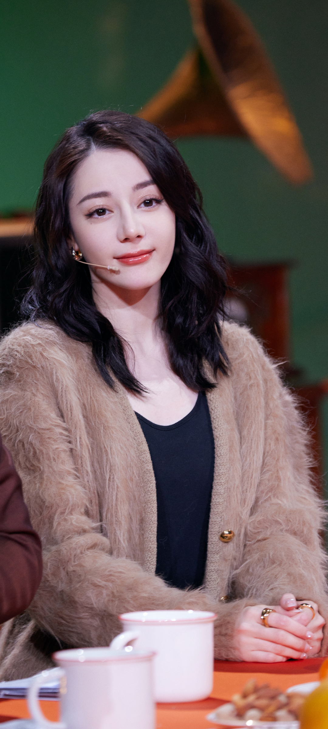 迪丽热巴绝美壁纸，高清美女图片，免费下载手机壁纸