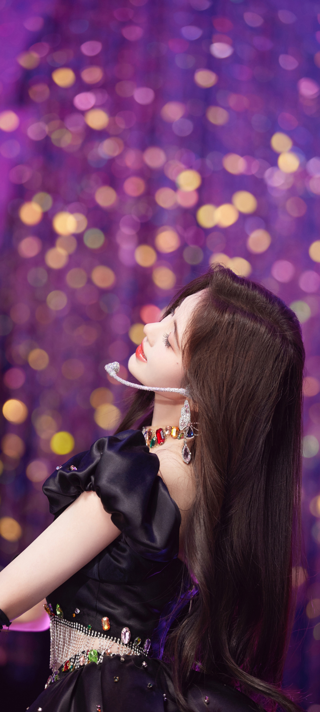 鞠婧祎唯美后仰闭眼瞬间，精选手机壁纸免费下载