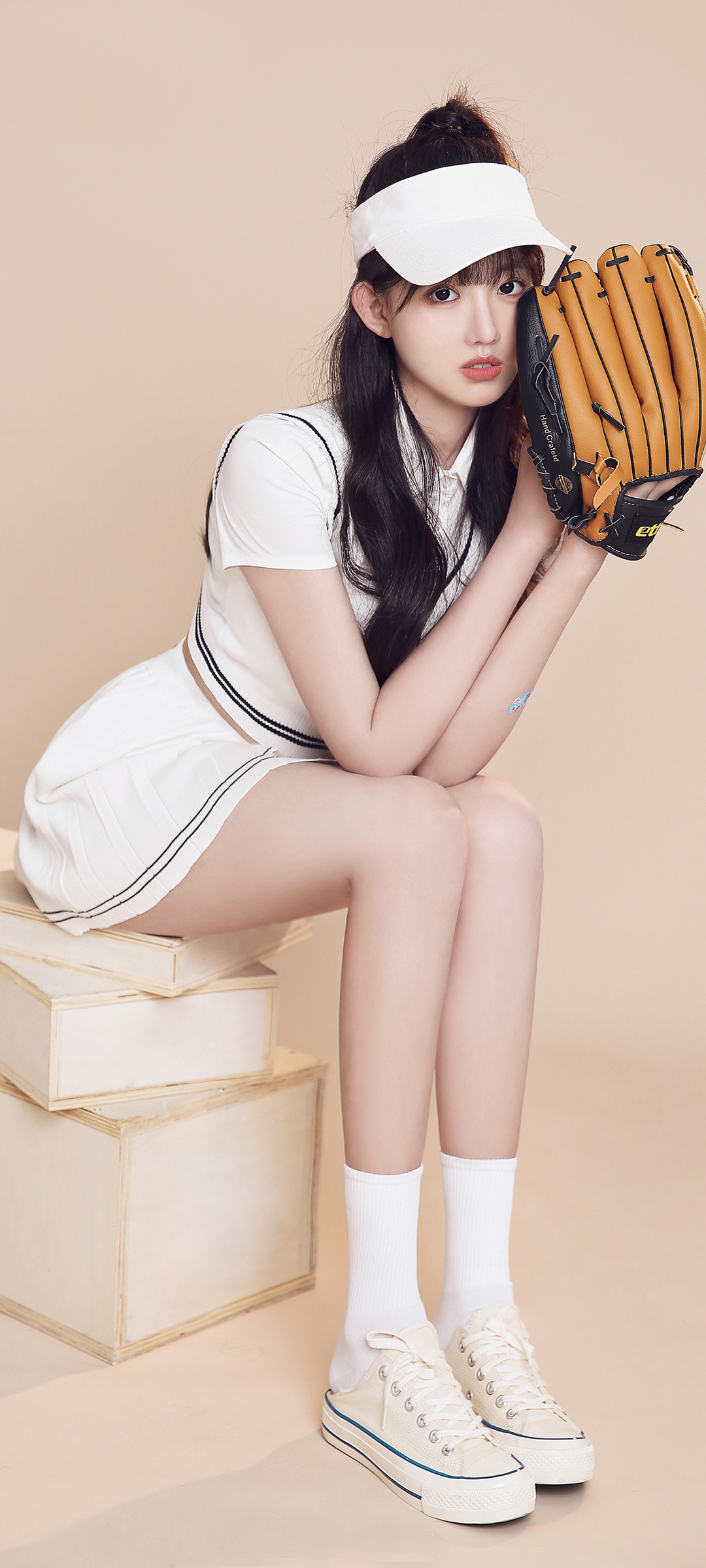绝美运动风美女，短裙美腿，高清手机壁纸免费下载