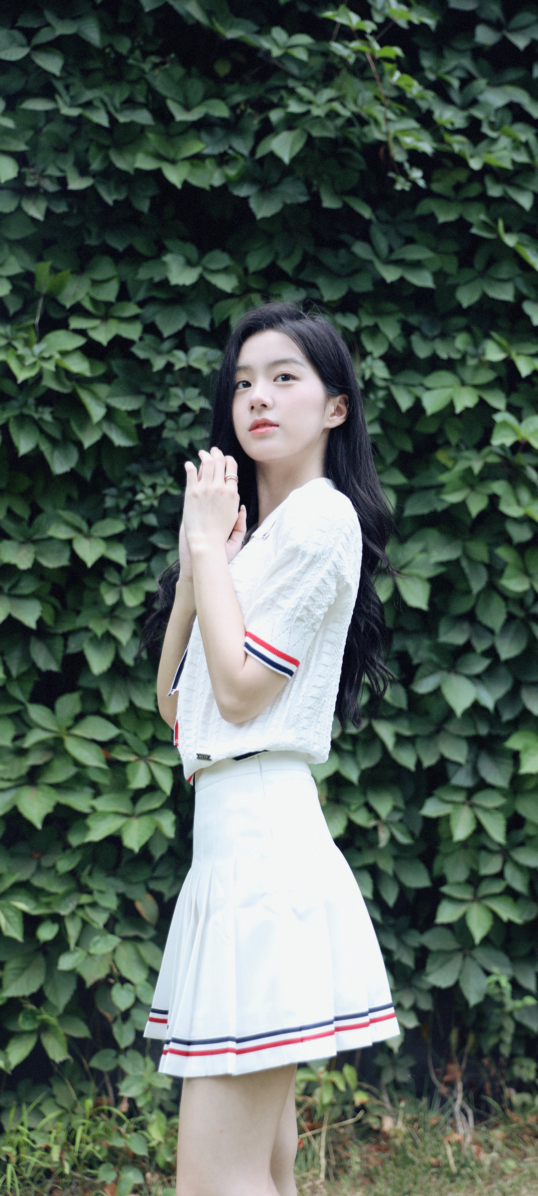 包上恩护眼美图，白色百褶裙仙女风，绝美手机壁纸免费下载