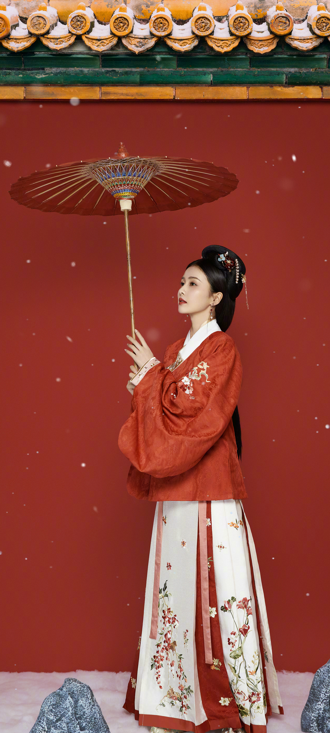 白鹿古风美女，雪中撑伞美景，免费手机壁纸下载